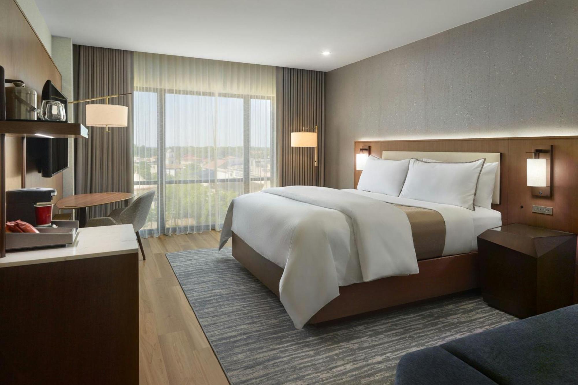 Premium Deluxe Guest room 1 King