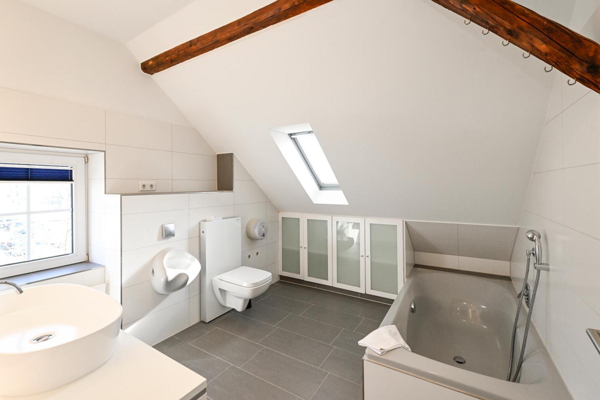 Four-Bedroom Apartment,1687450534:JPEG