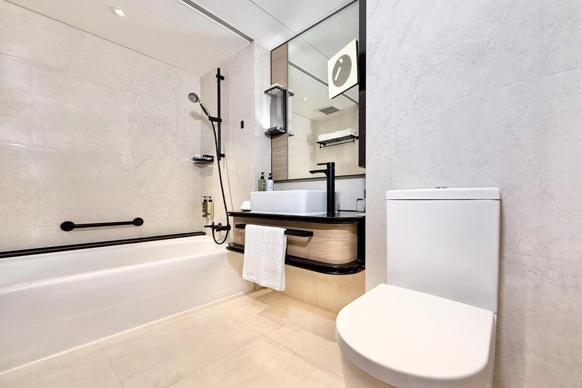 King or Twin Room Courtyard View
