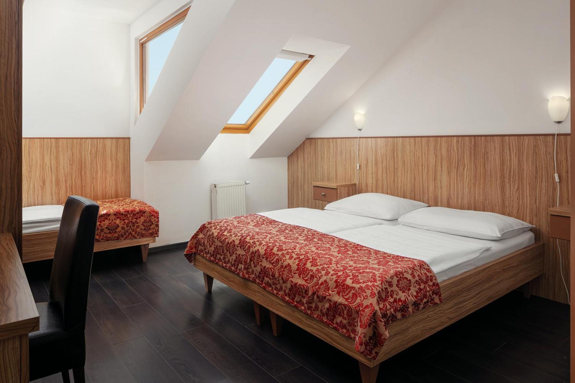 Superior Double Room Extra Bed Air-Conditioning