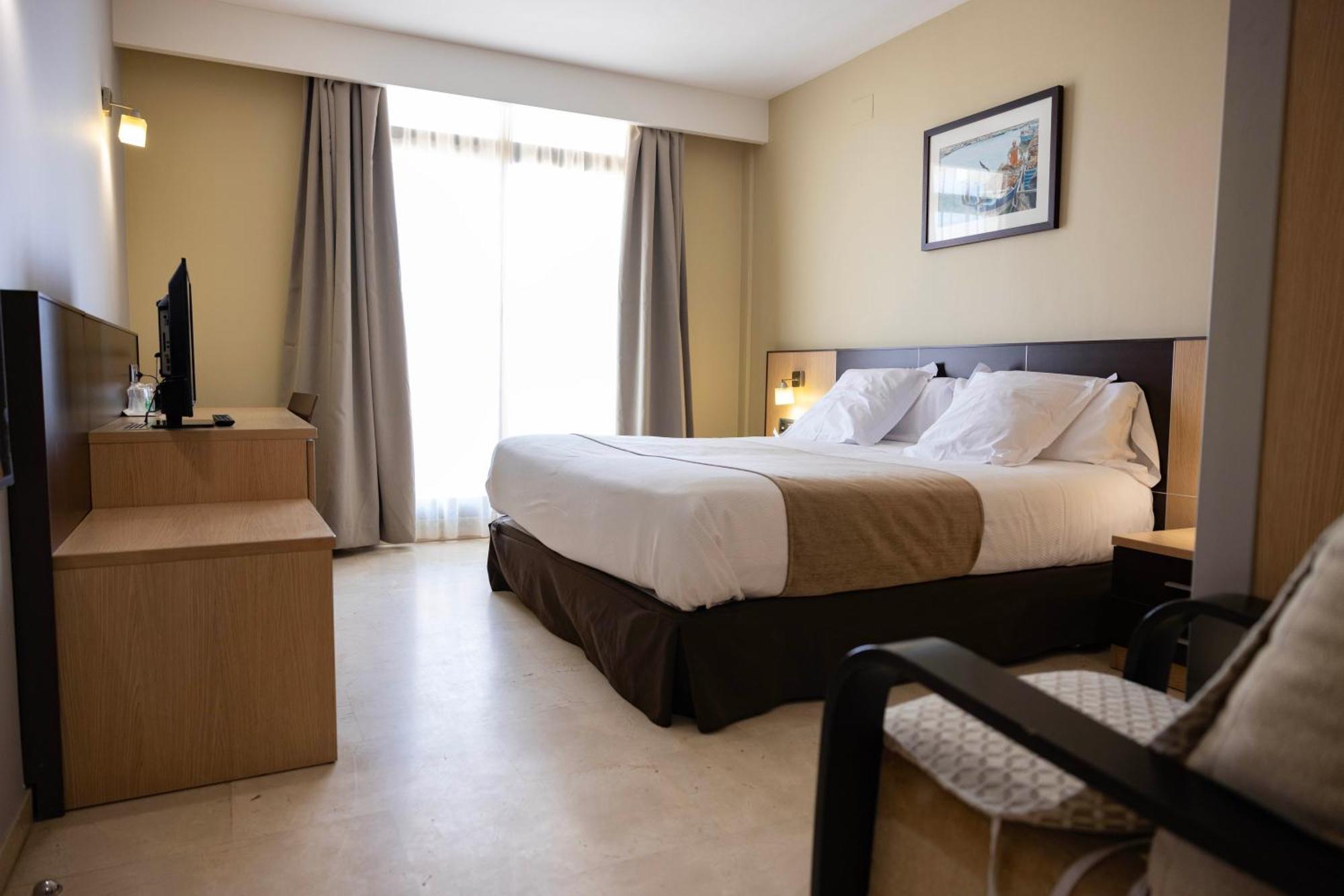 Twin Room Side Sea View
