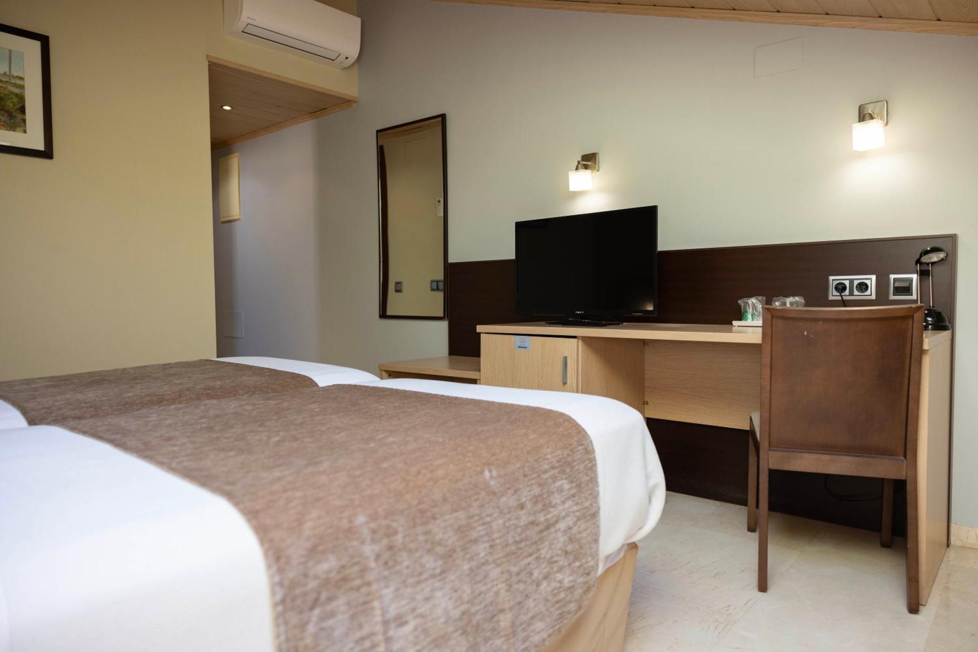 Economy Twin Room