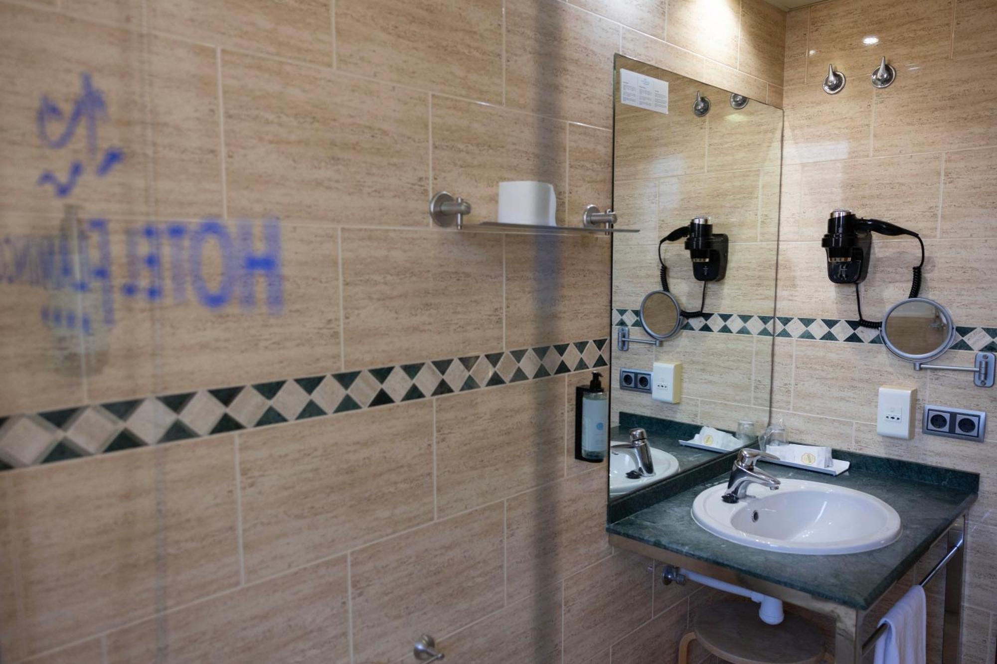 Economy Twin Room