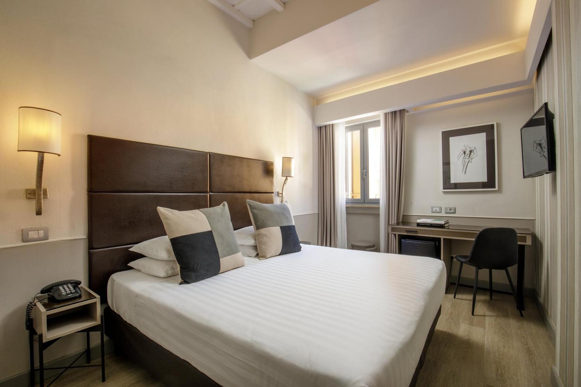 Standard Double Room Via della Croce 15
