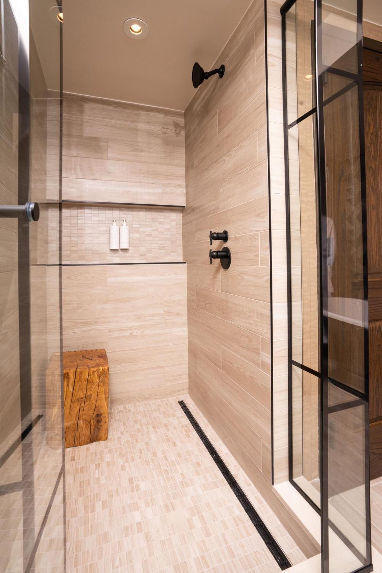 Luxe Lodge Suite
