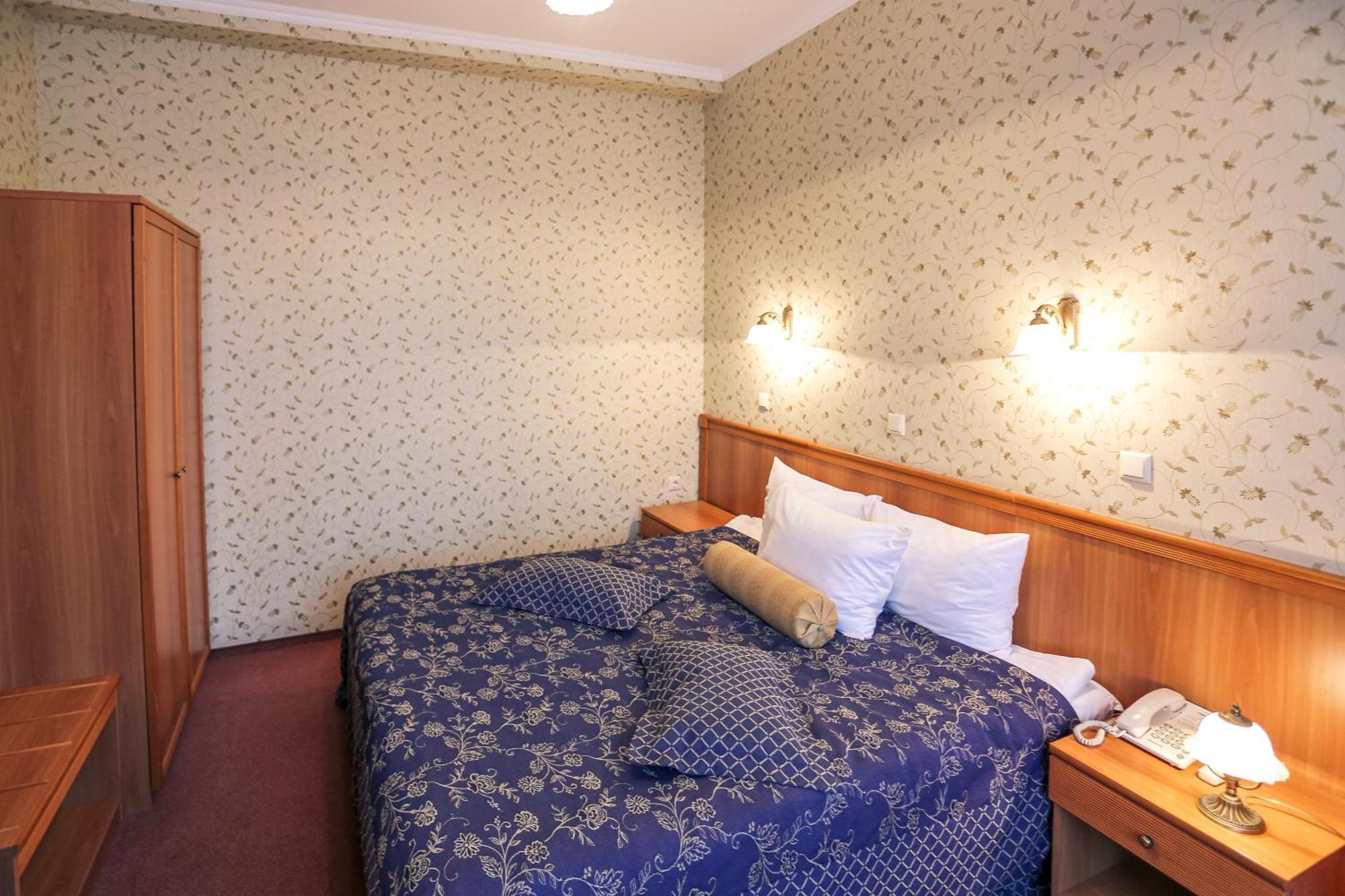 Small Junior Suite
