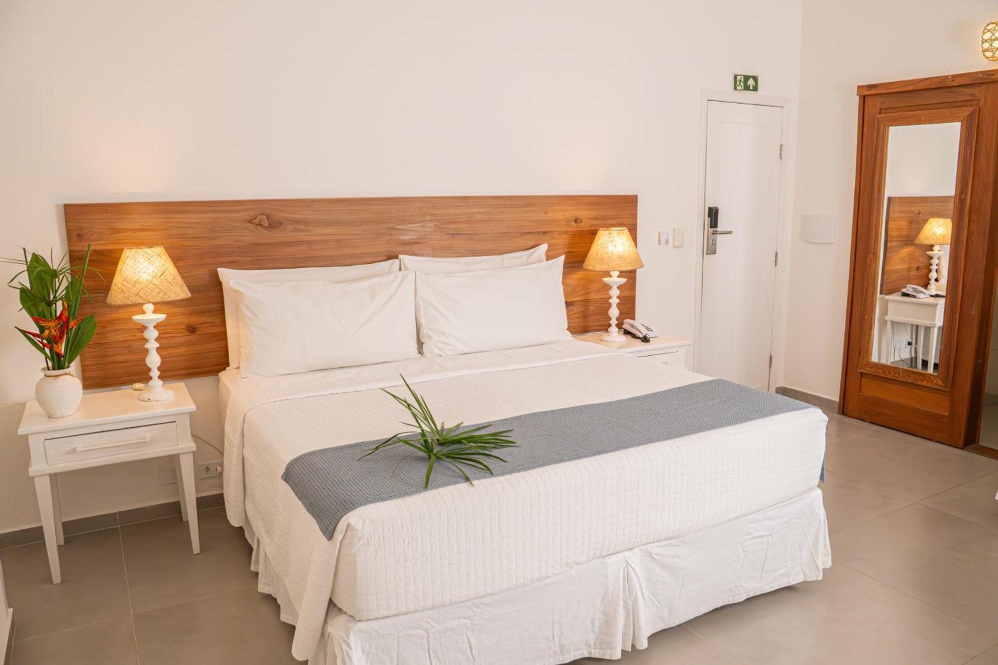 Deluxe Room,1687462844:JPEG