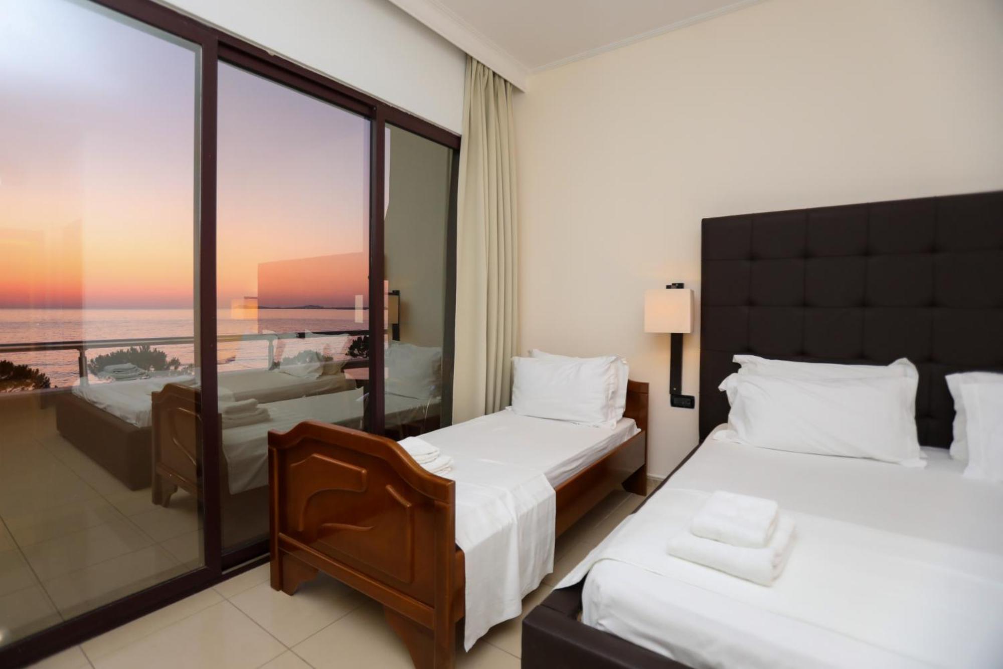 Standard Triple Room Sea View