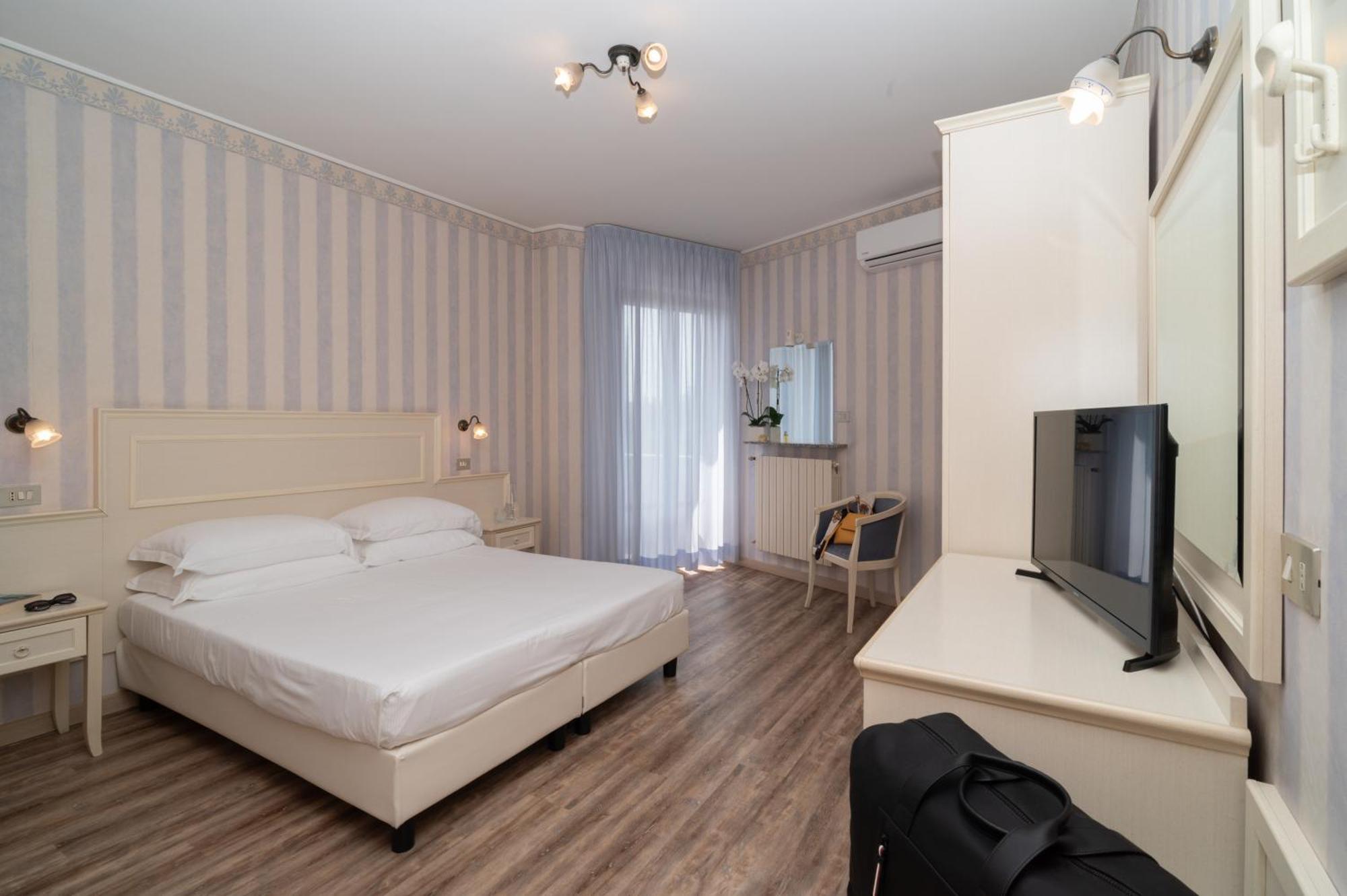 Double or Twin Room,1687474412:JPEG