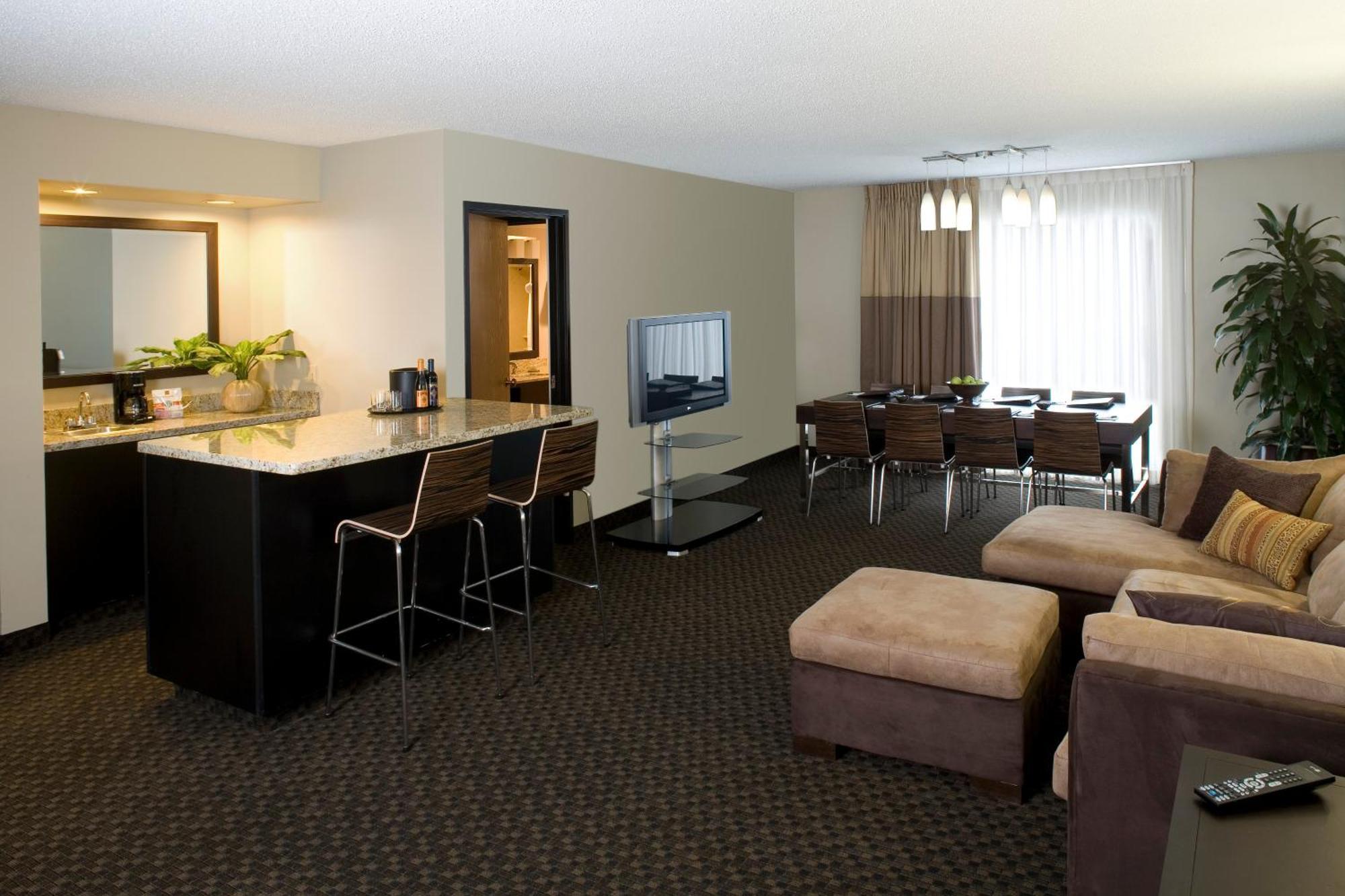 One-Bedroom Executive King Suite,1687477080:JPEG