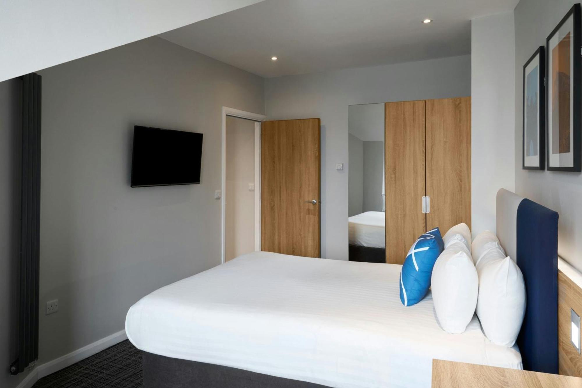 Studio with One Double Bed and Sofa Bed,1687480976:JPEG