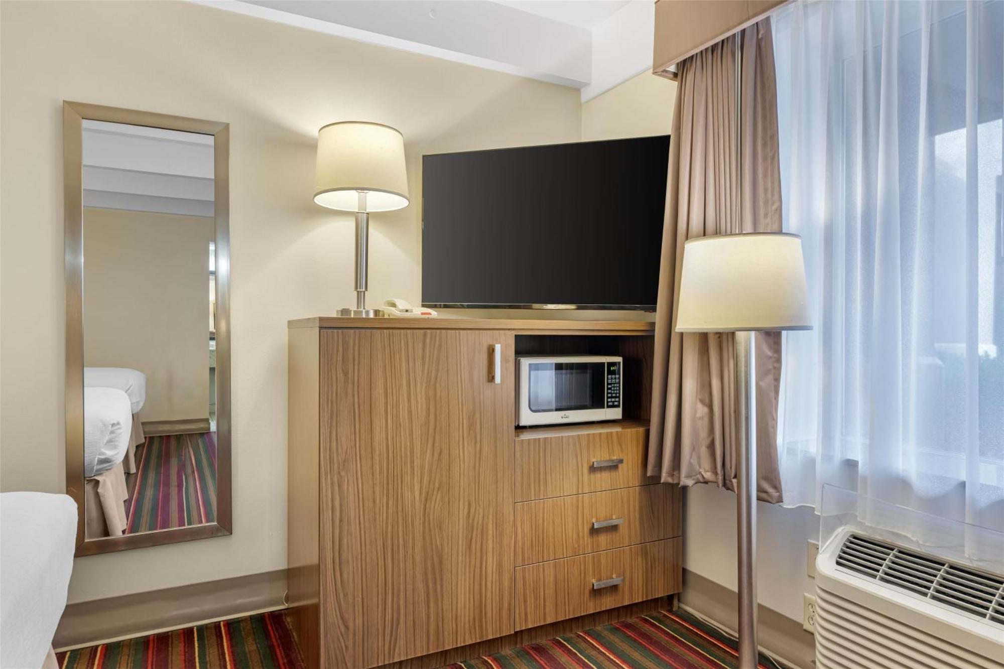 Double Room with Two Double Beds - Non-Smoking