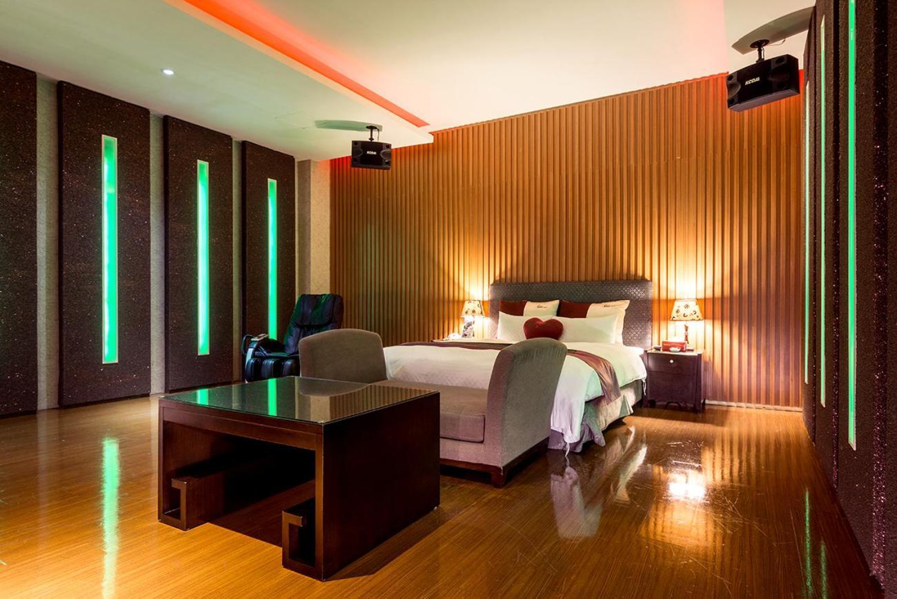Double Room KTV