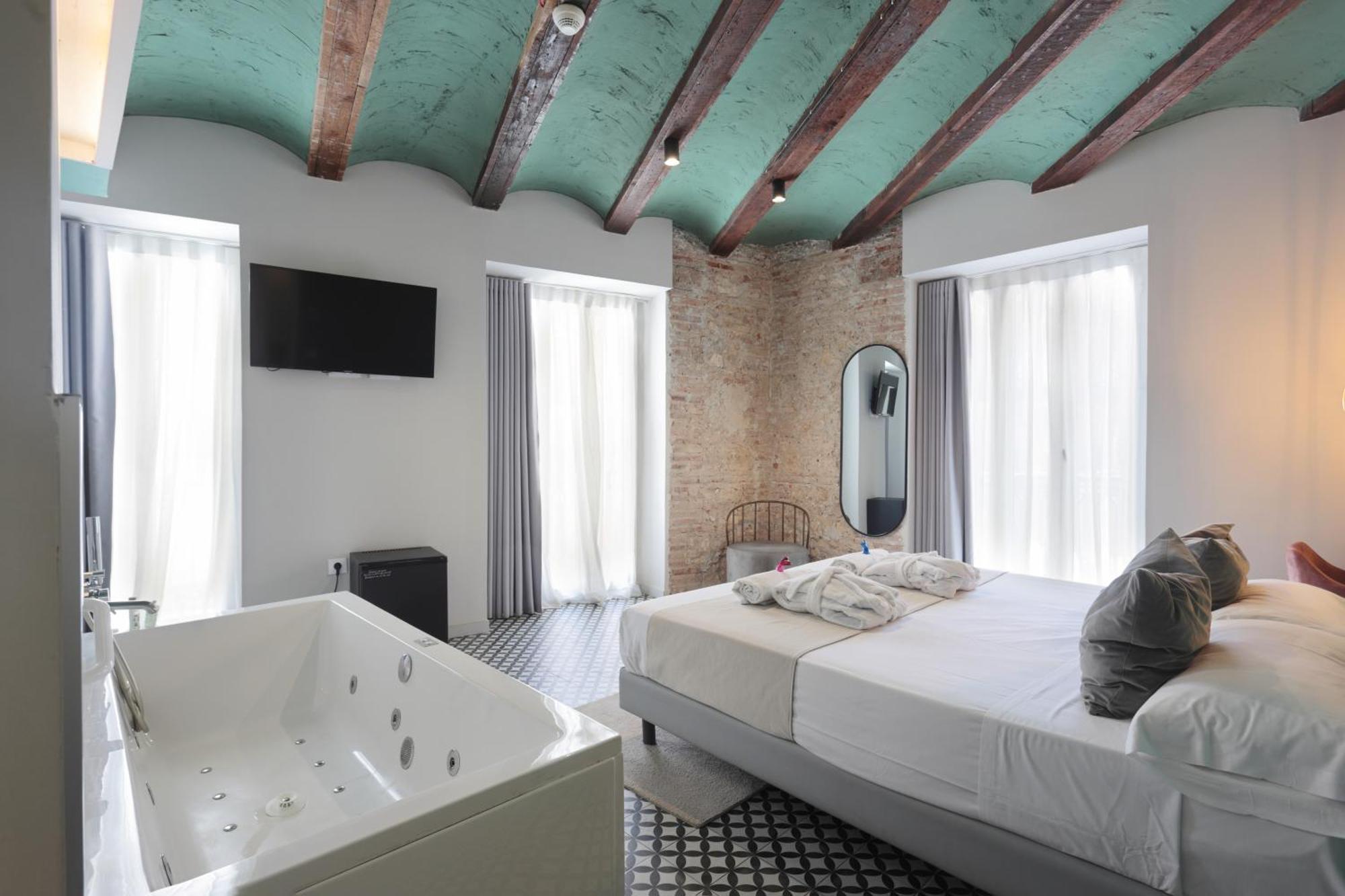 Deluxe Double Room Spa Bath