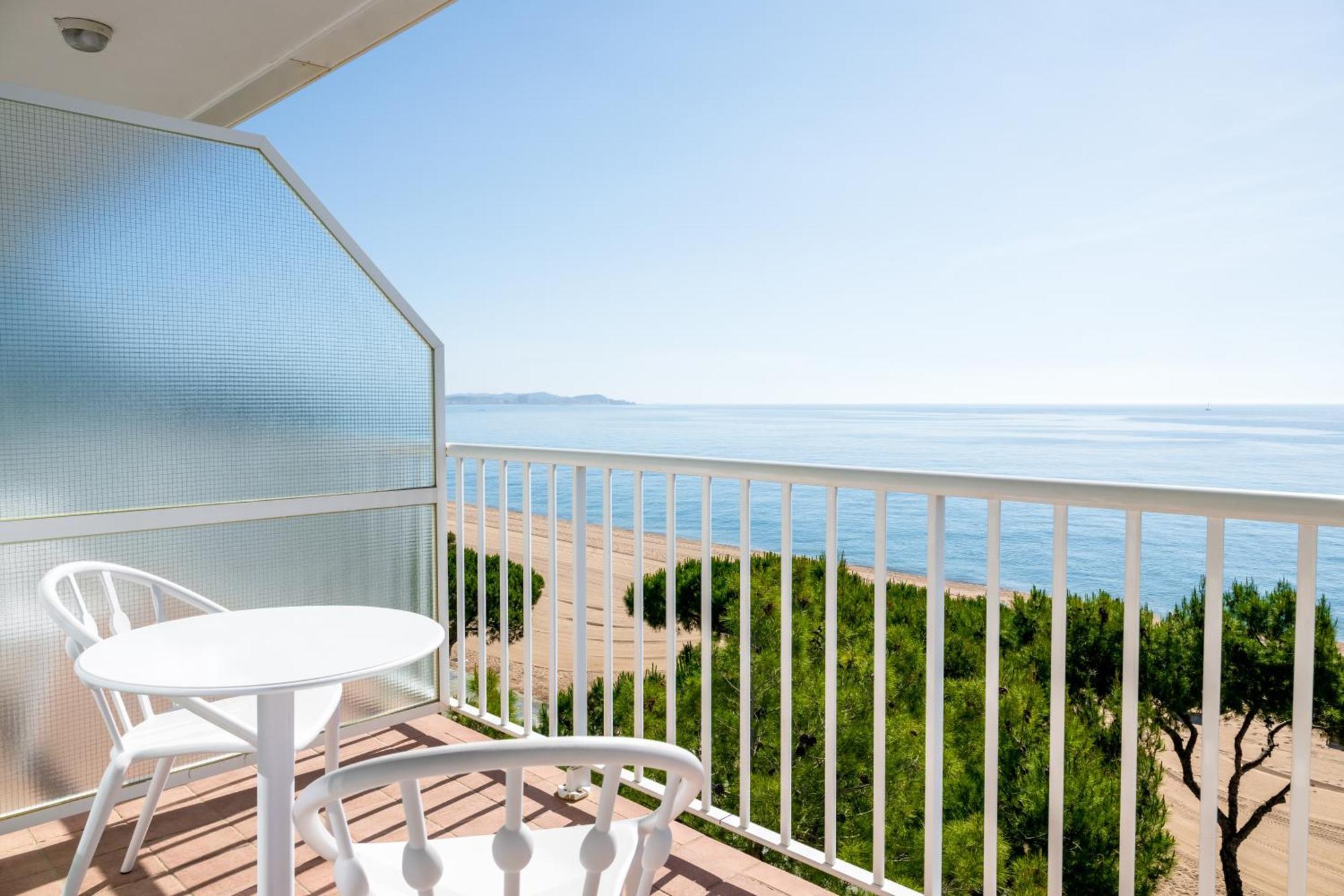 Double Room Frontal Sea View Balcony,1688808521:JPEG