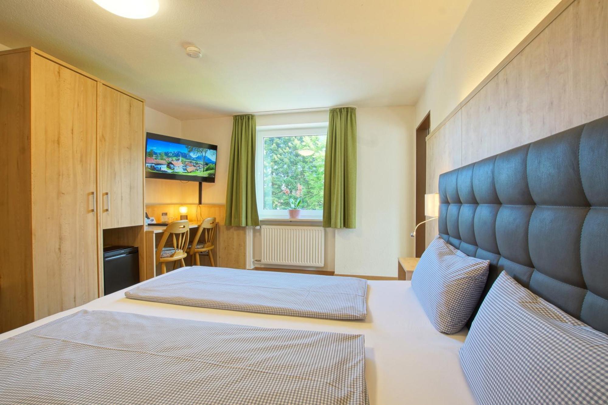 Large Double Room,1688809436:JPEG