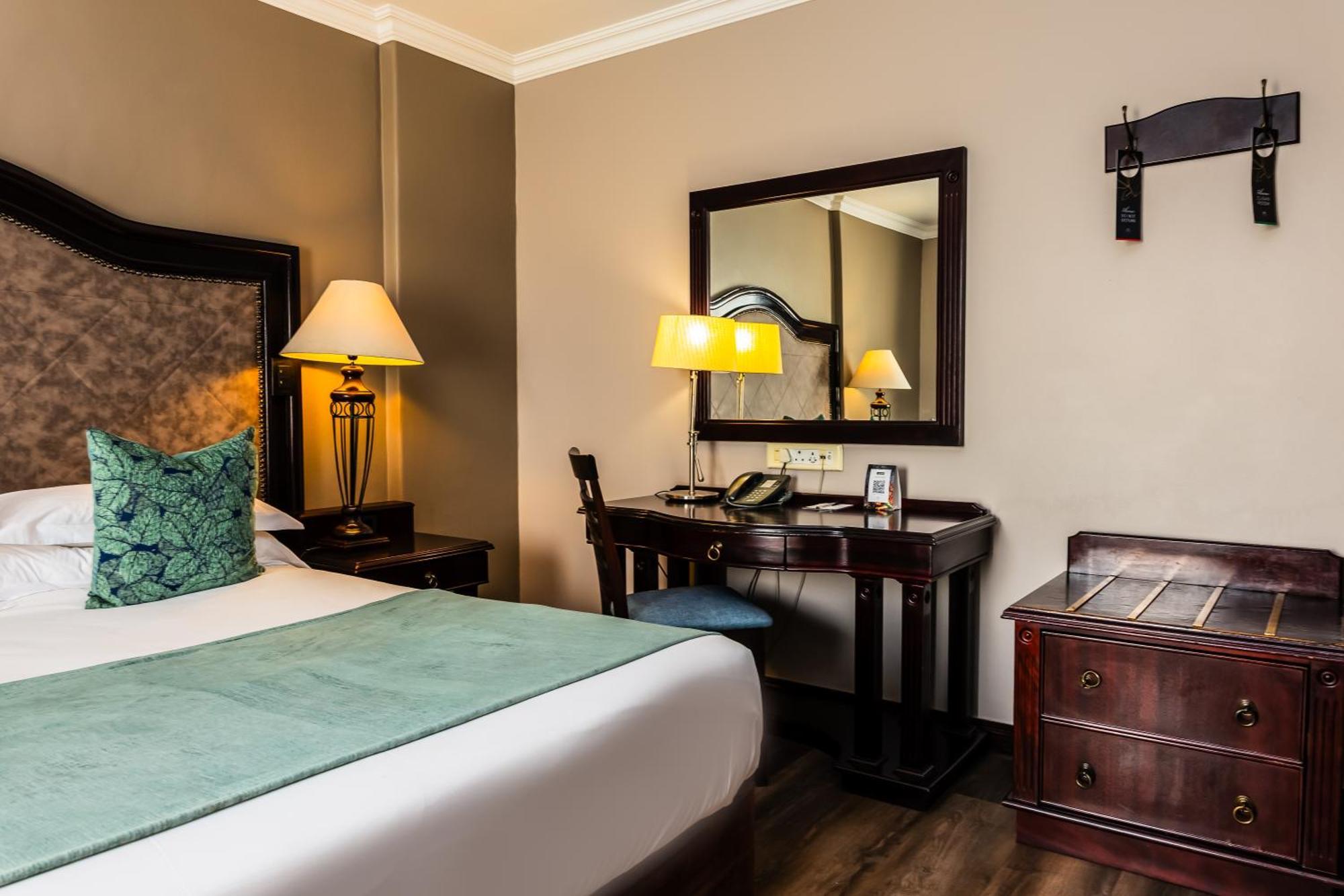 Standard Room Queen Bed
