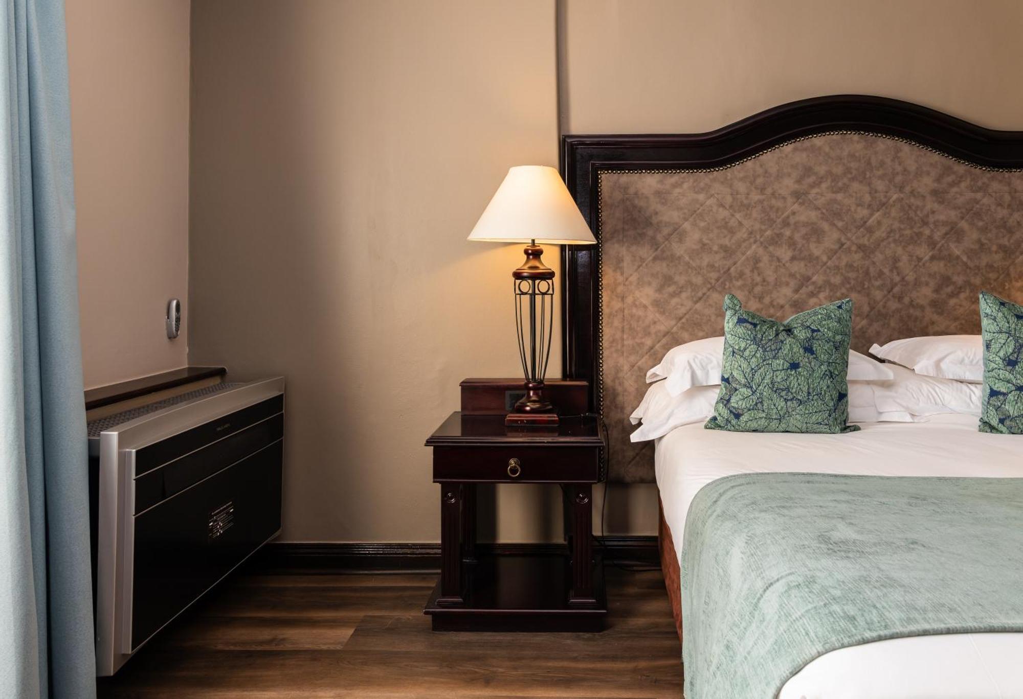 Standard Room Queen Bed
