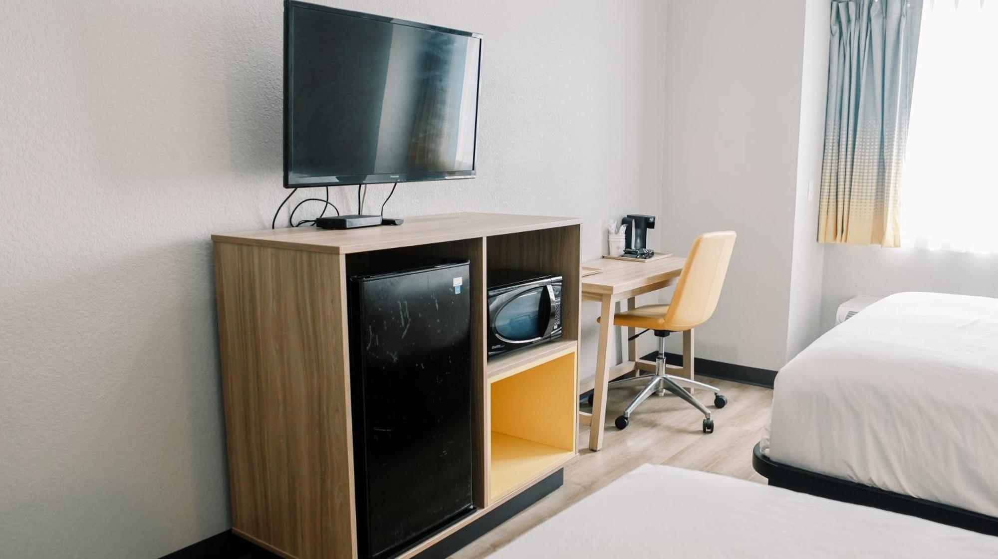 Queen Room Two Queen Beds Disability Access or Non-Smoking