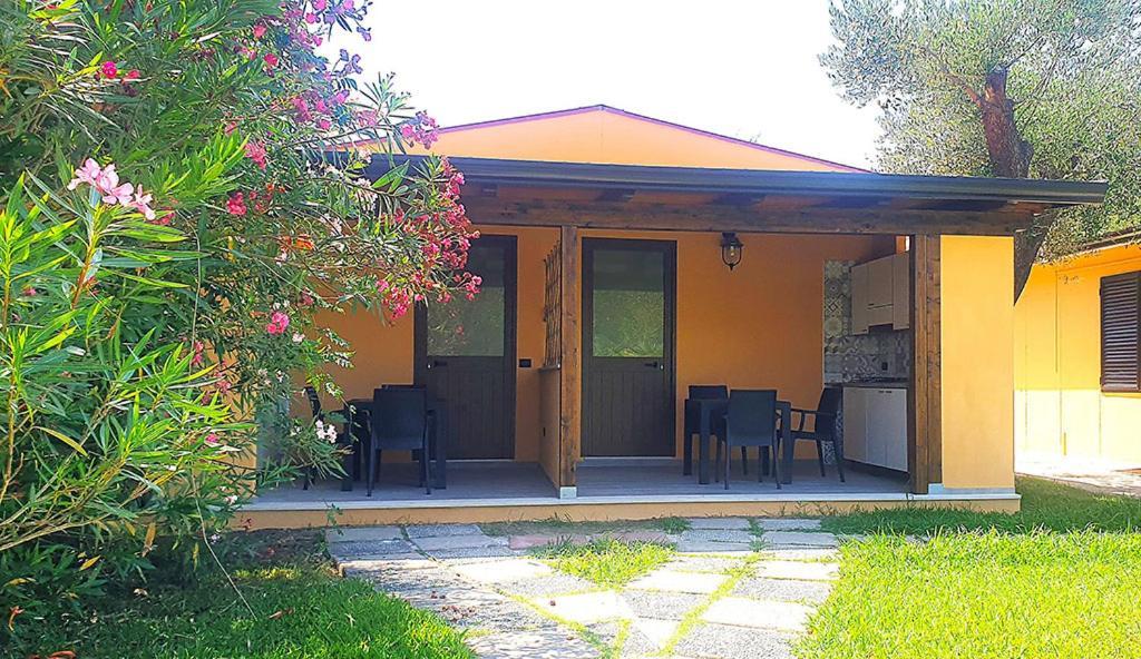 Bungalow Garden View