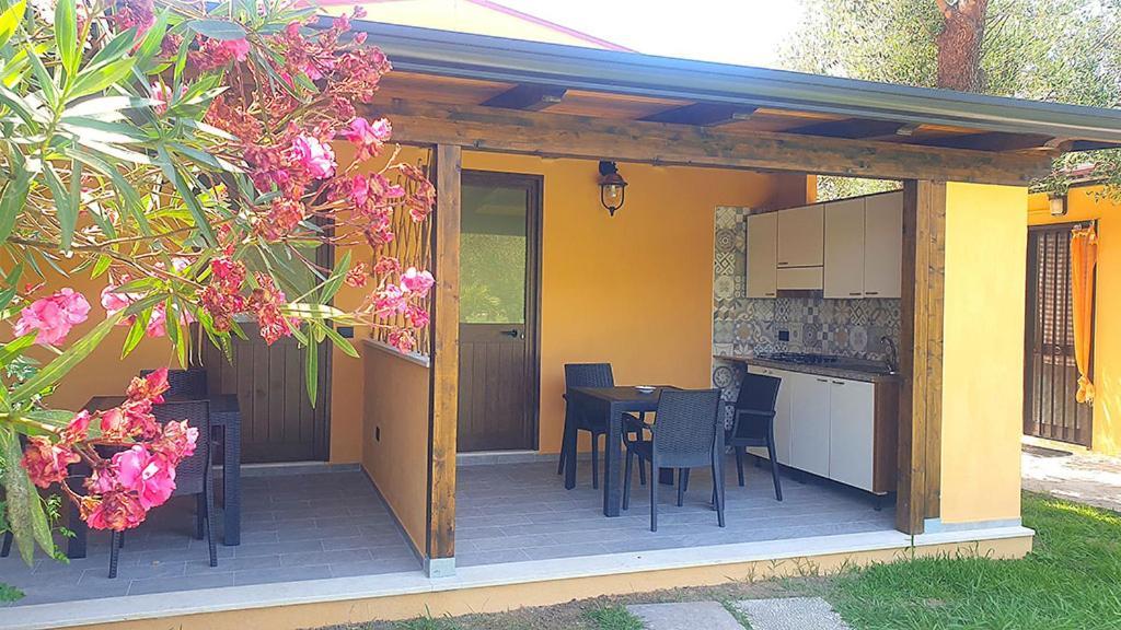 Bungalow Garden View