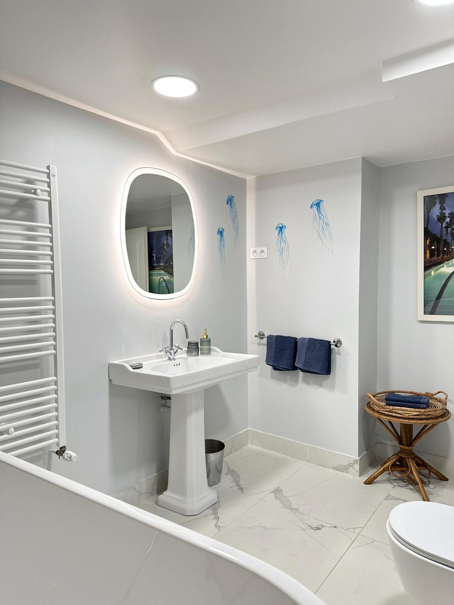 Deluxe Double Room Bath