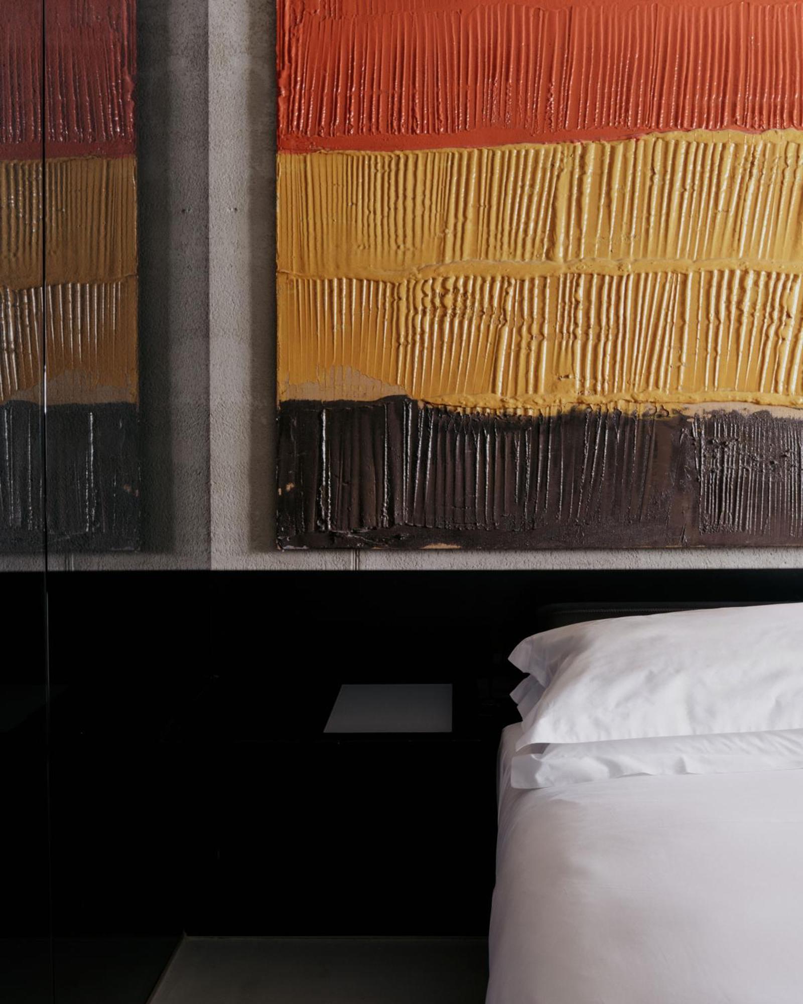 Deluxe Room,1689822111:JPEG