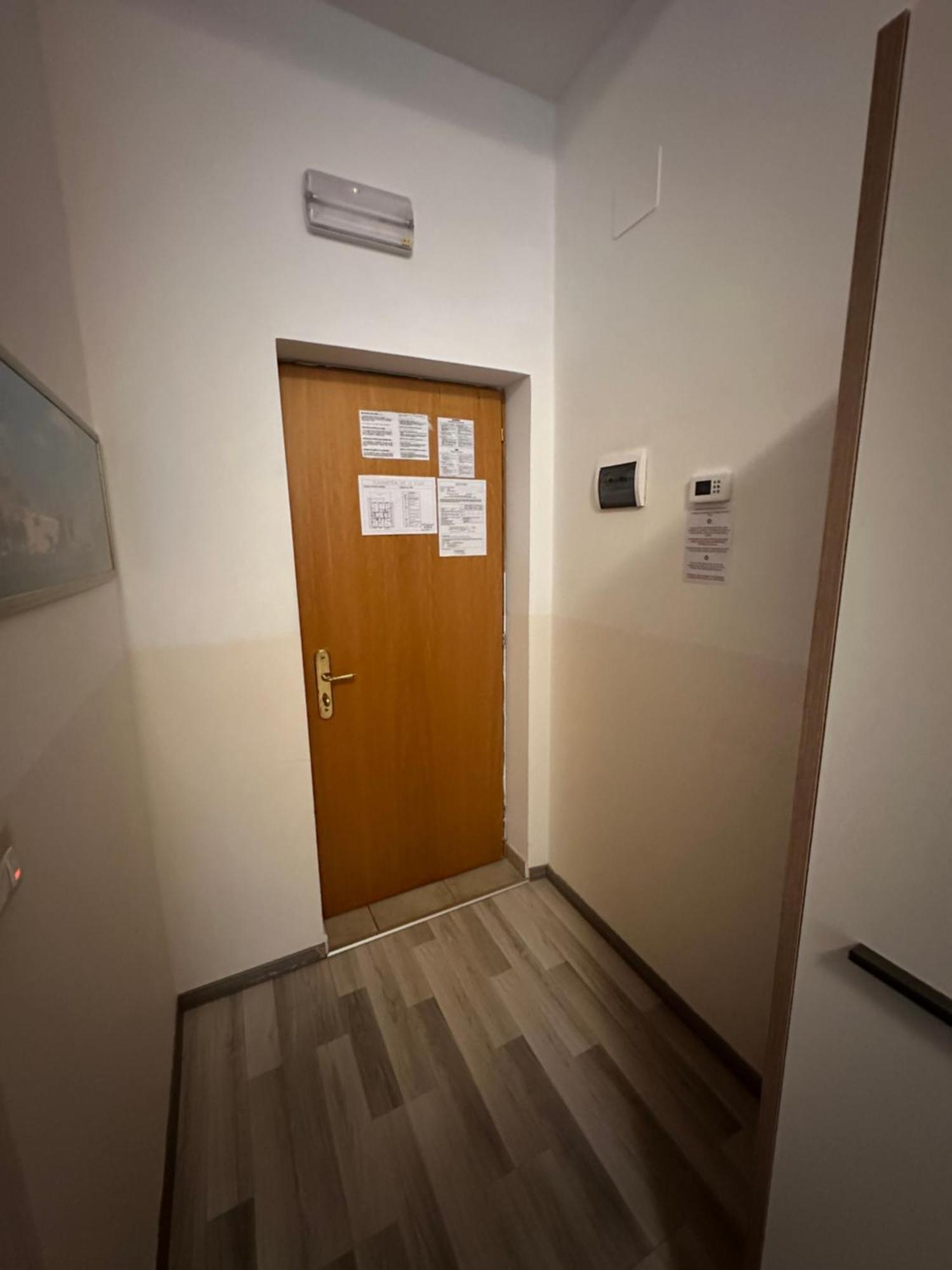 Twin Room,1689833666:JPEG