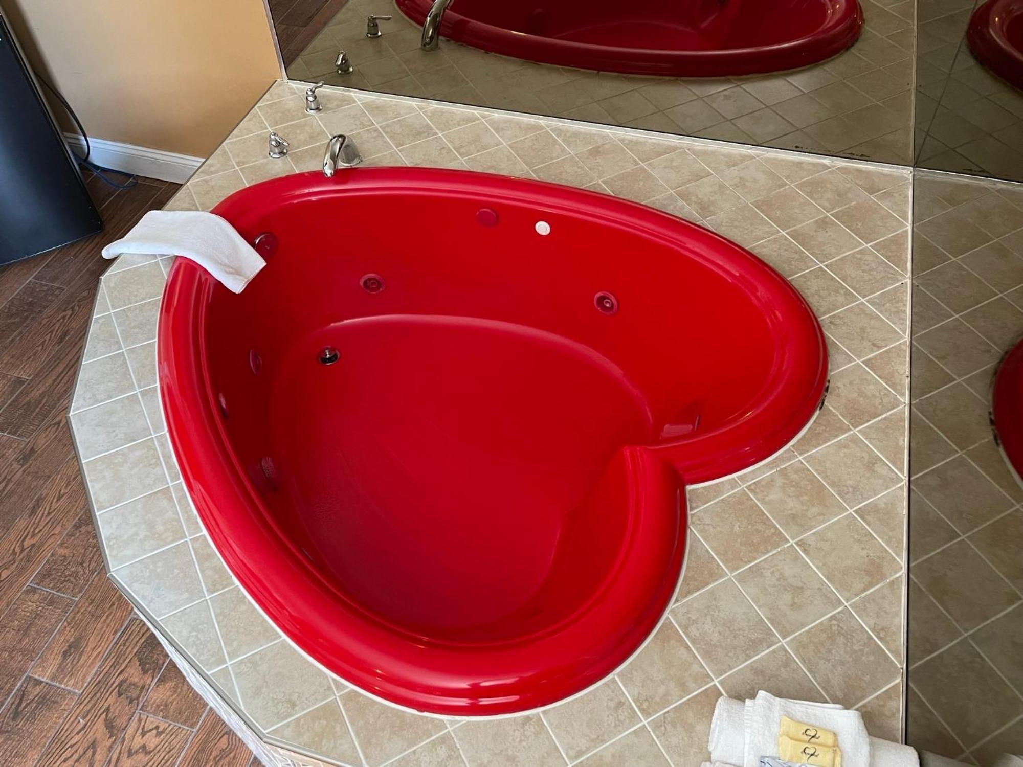 King Room Heart Shape Jacuzzi