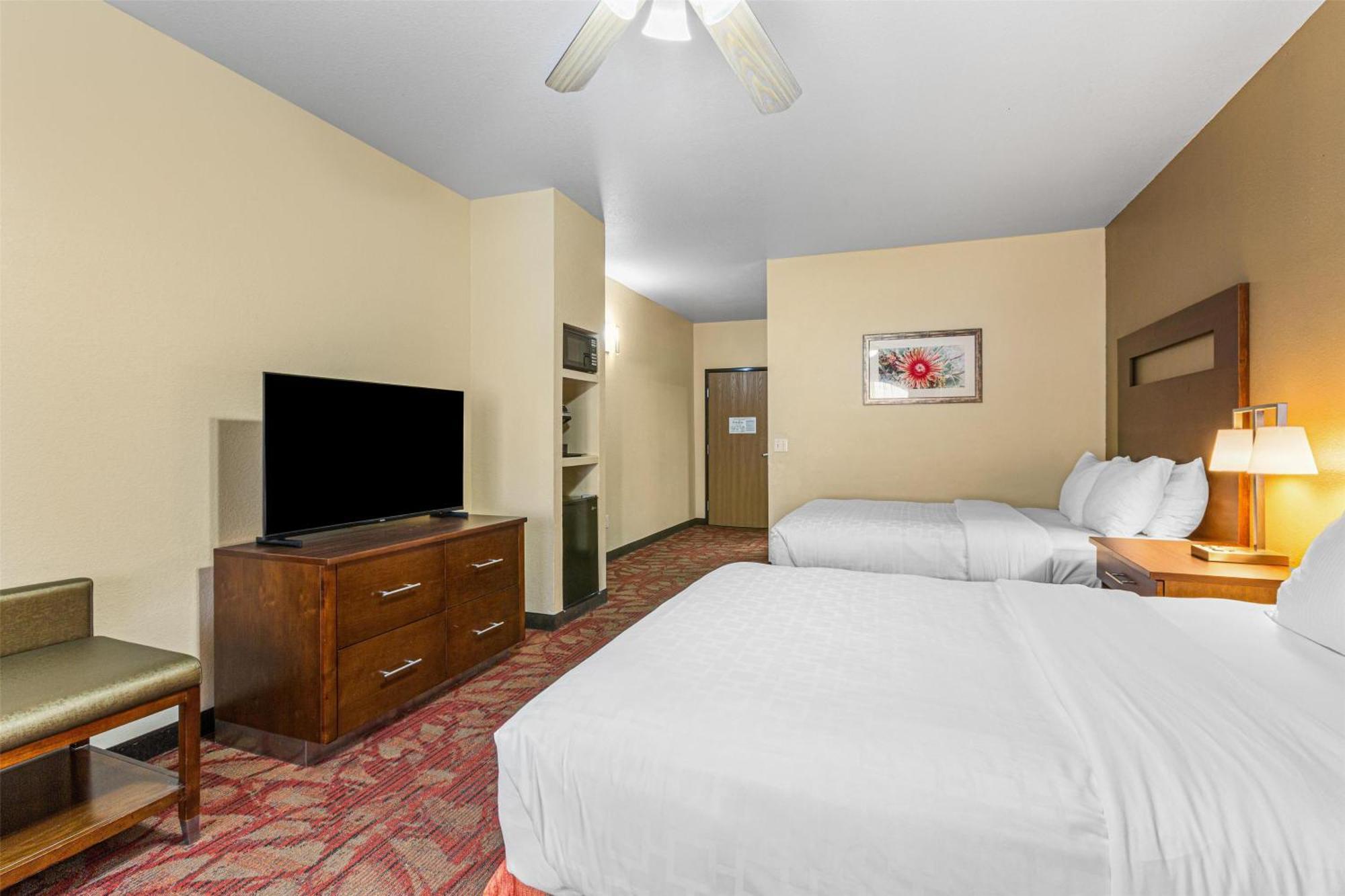 Queen Room Two Queen Beds Bathtub Mobility Access or Non-Smoking