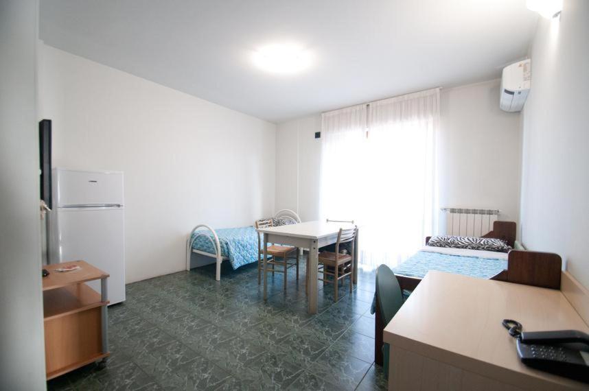 Standard Family Room,1689852134:JPEG