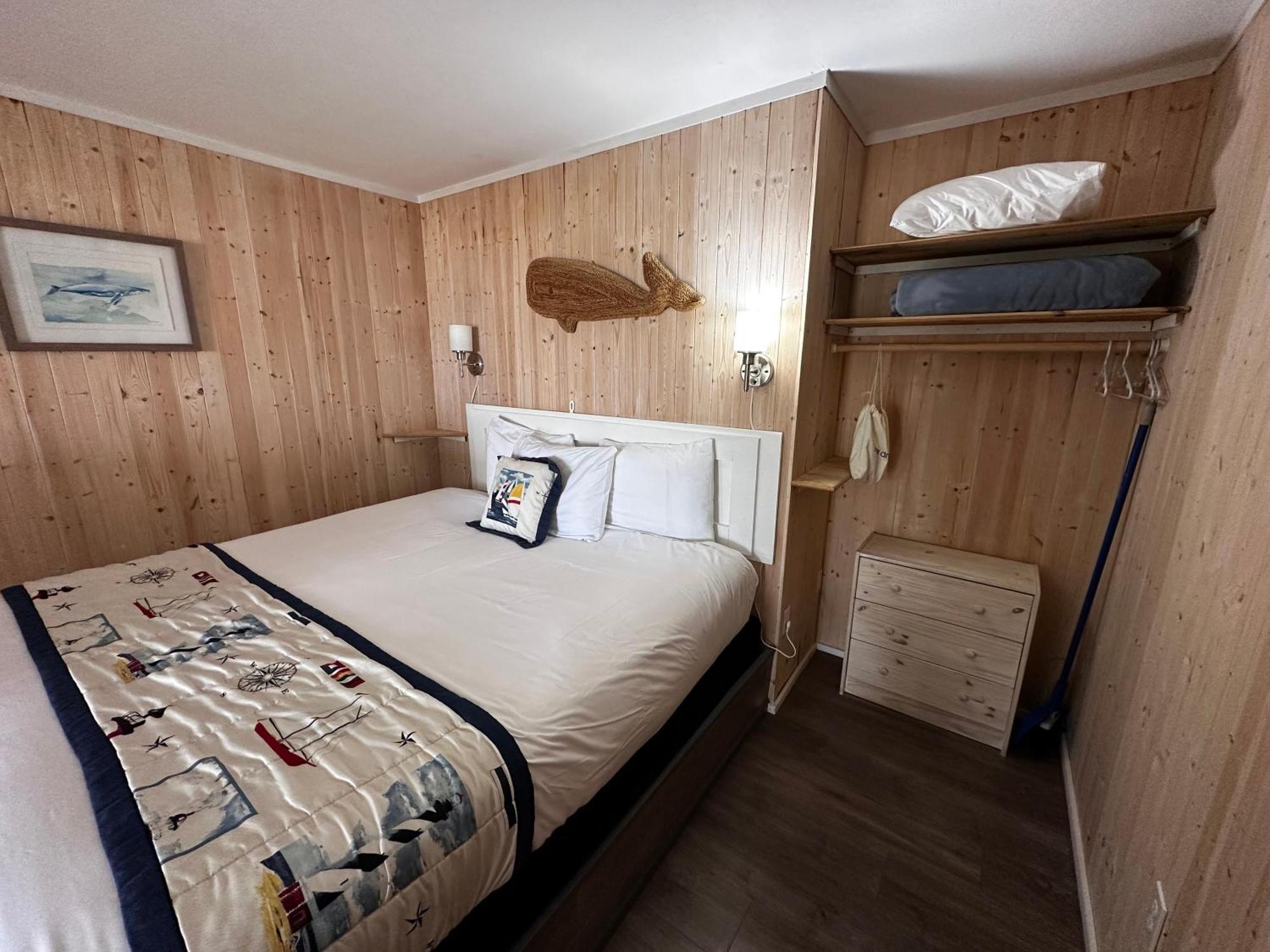Deluxe King Room Oceanfront no pets