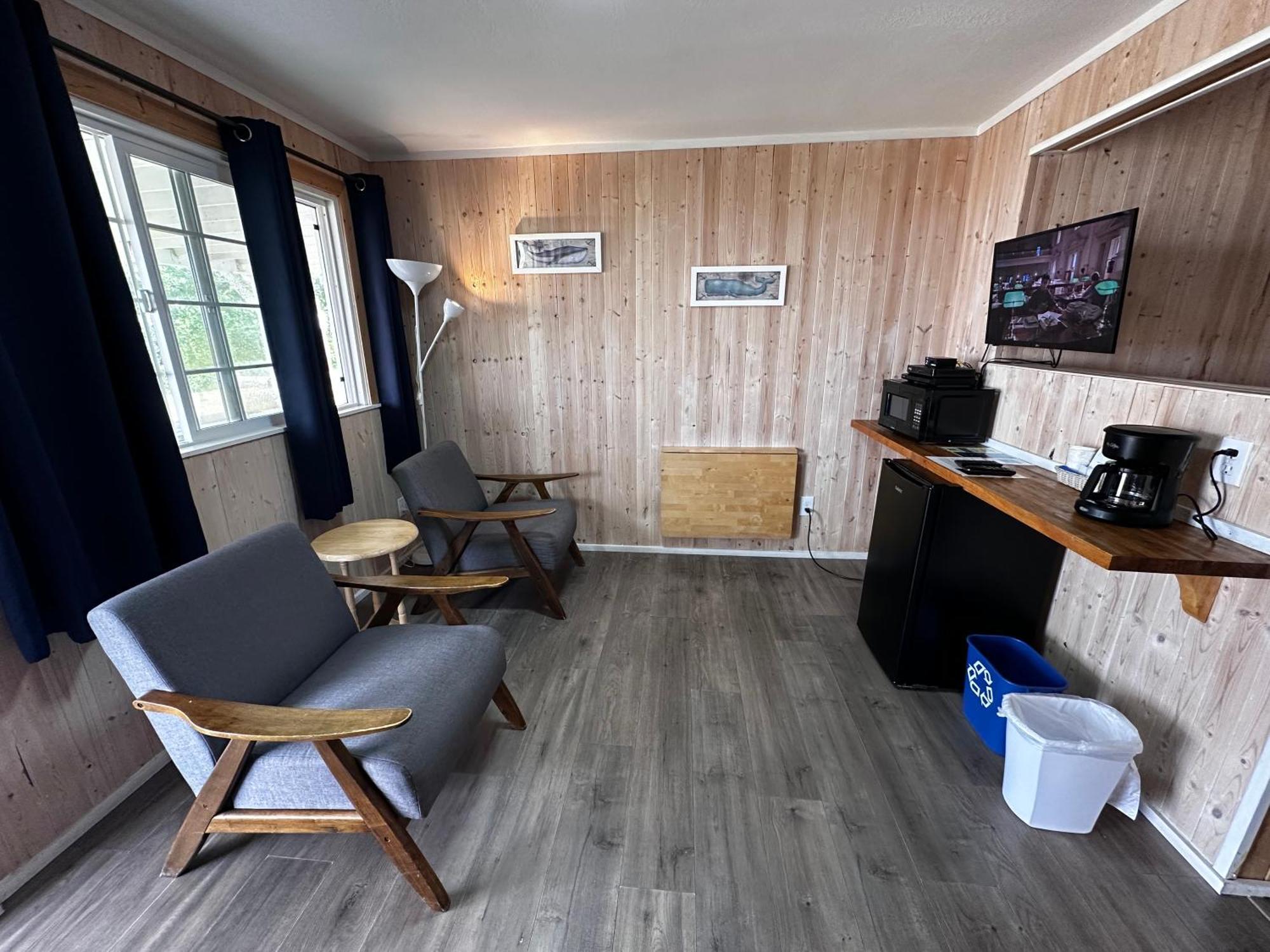 Deluxe King Room Oceanfront no pets