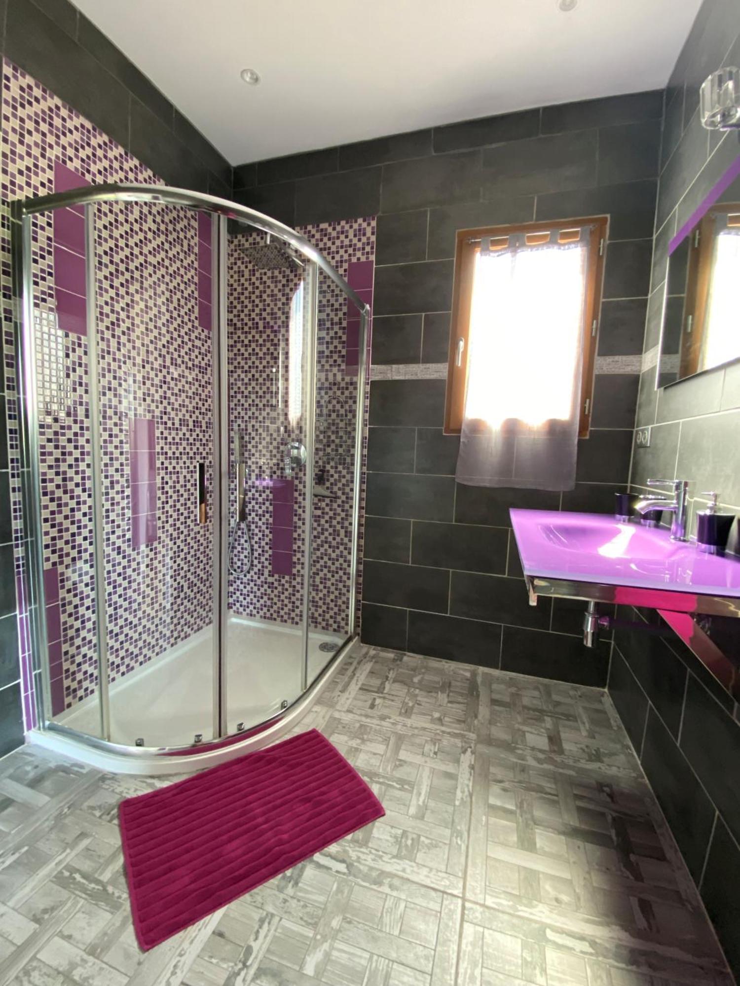 Triple Room Pool View Art Deco