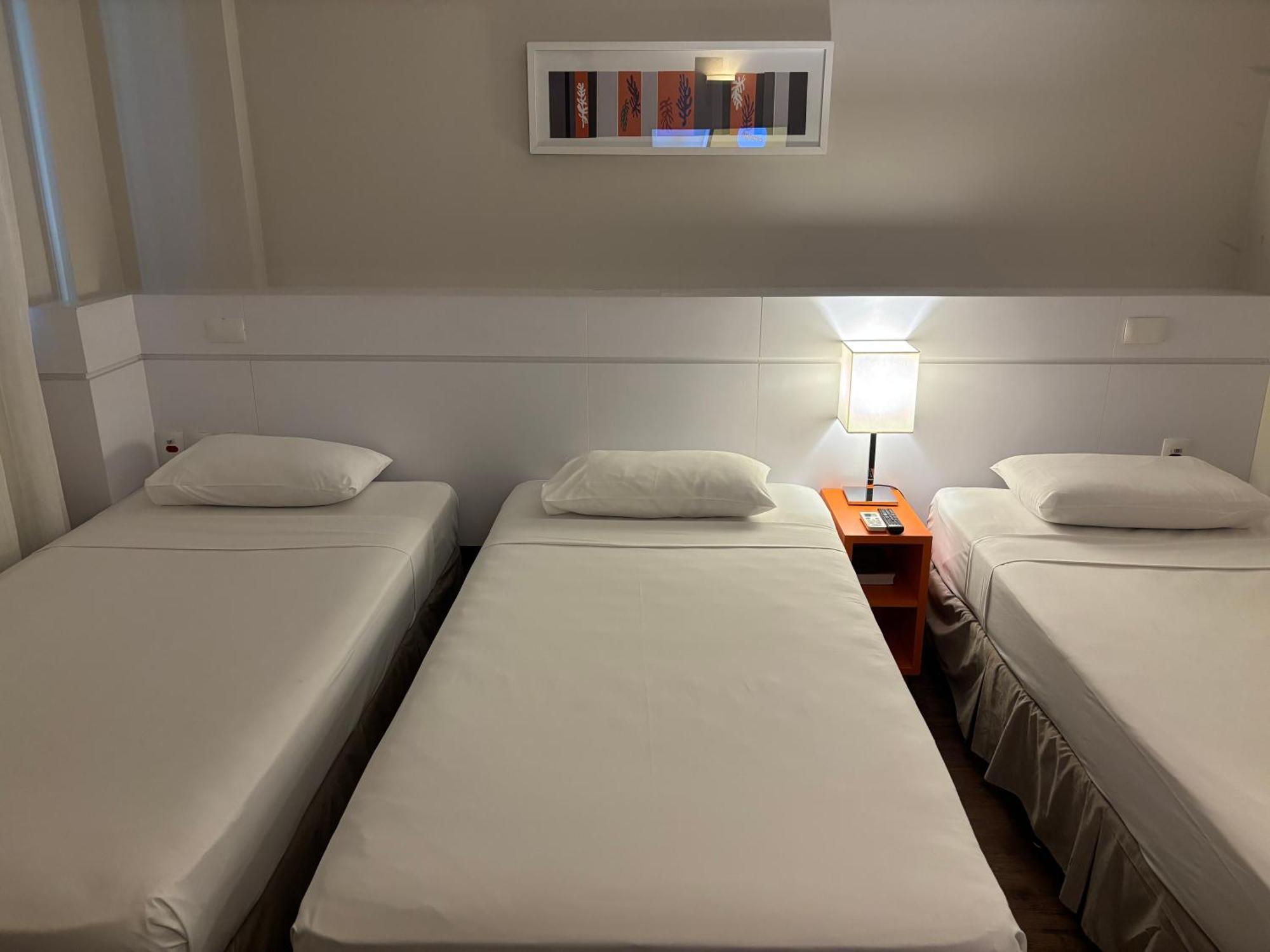 Standar Triple Room 3 Single Beds