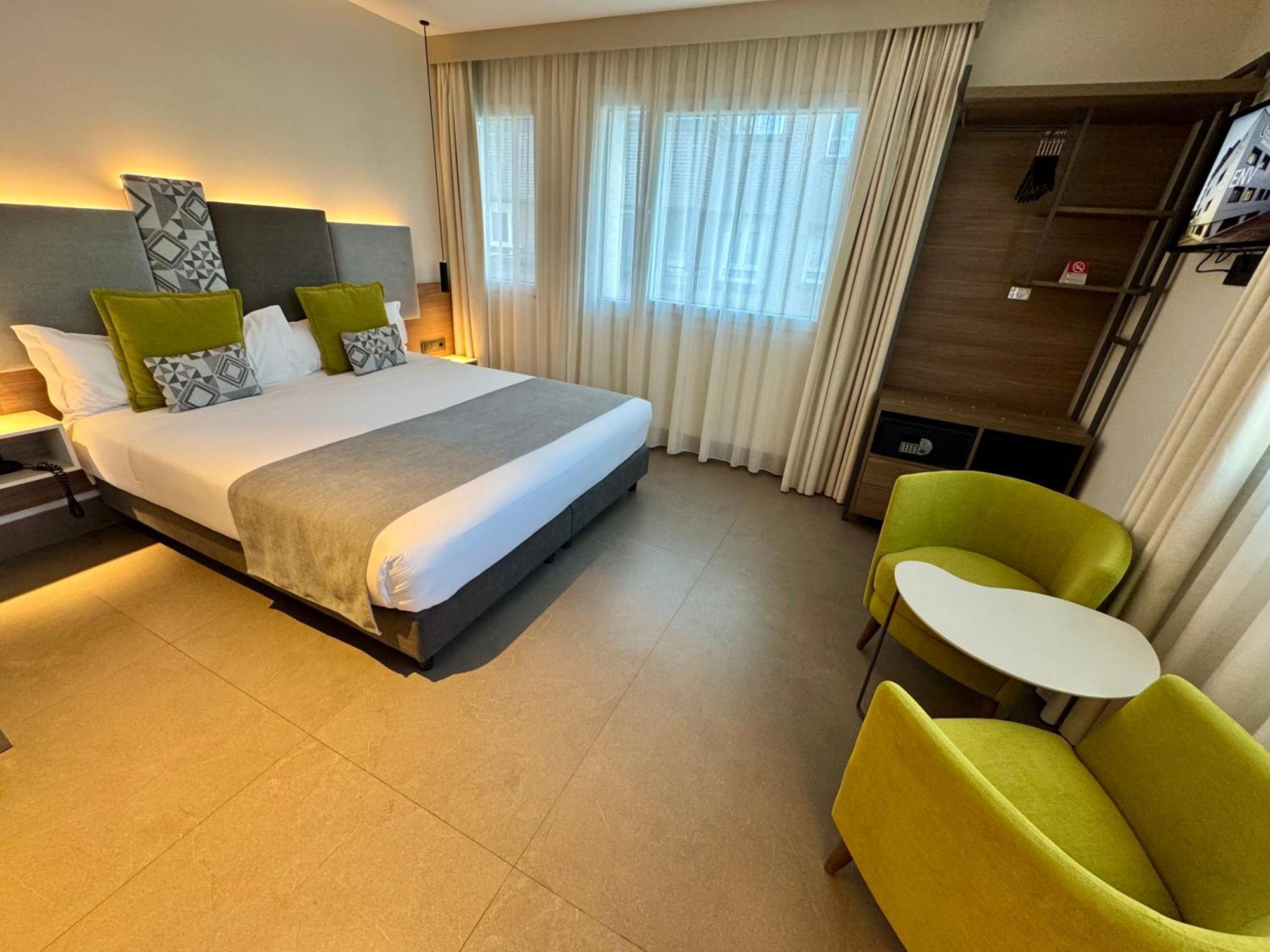 Executive Suite,1694585189:JPEG