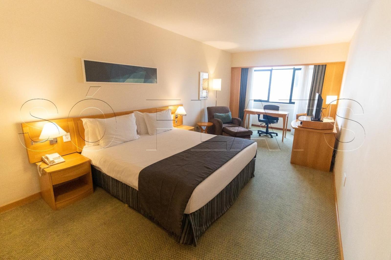 Deluxe Room,1689950857:JPEG
