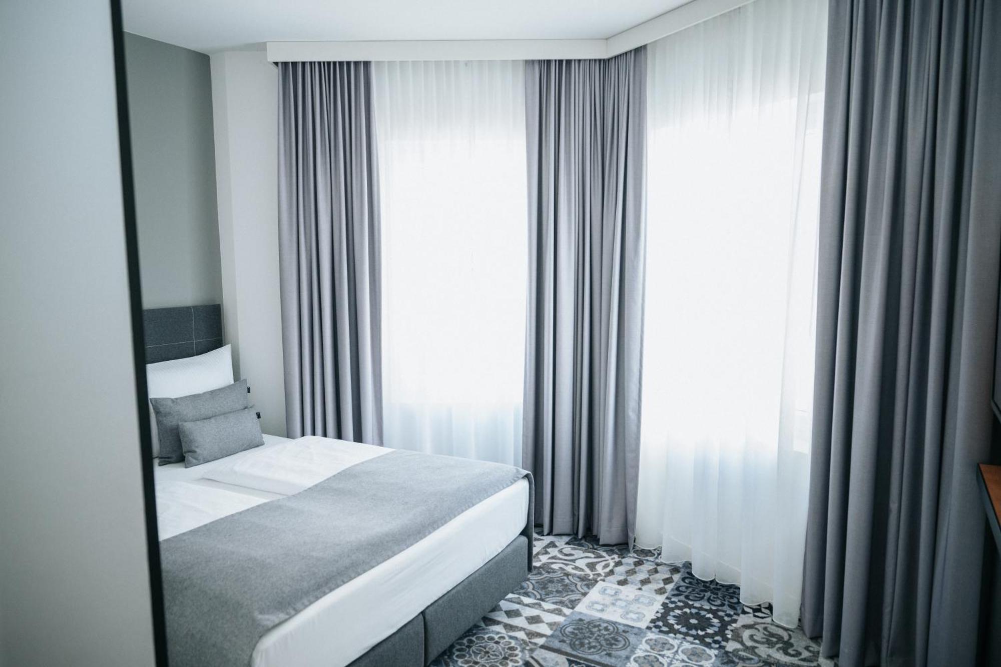 King Room,1690932521:JPEG