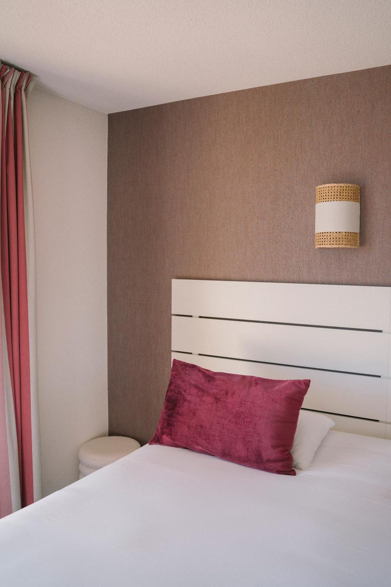 Superior King Room,1690933076:JPEG