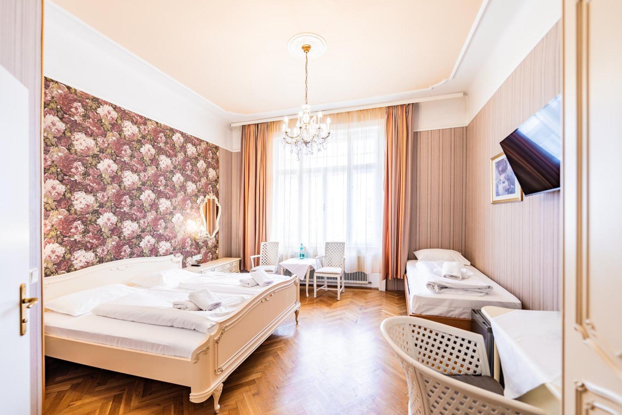Comfort Triple Room