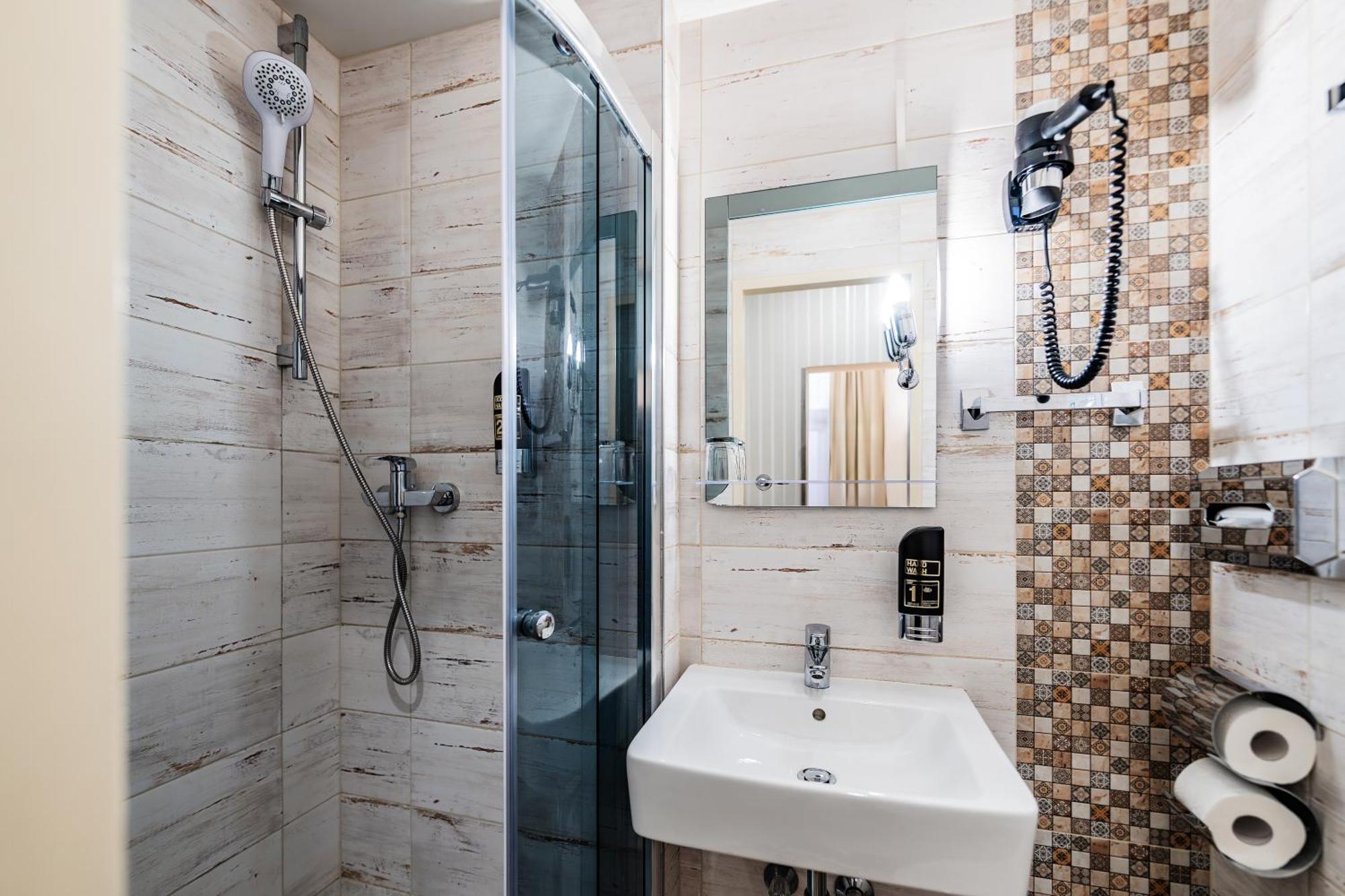 Standard Single Room