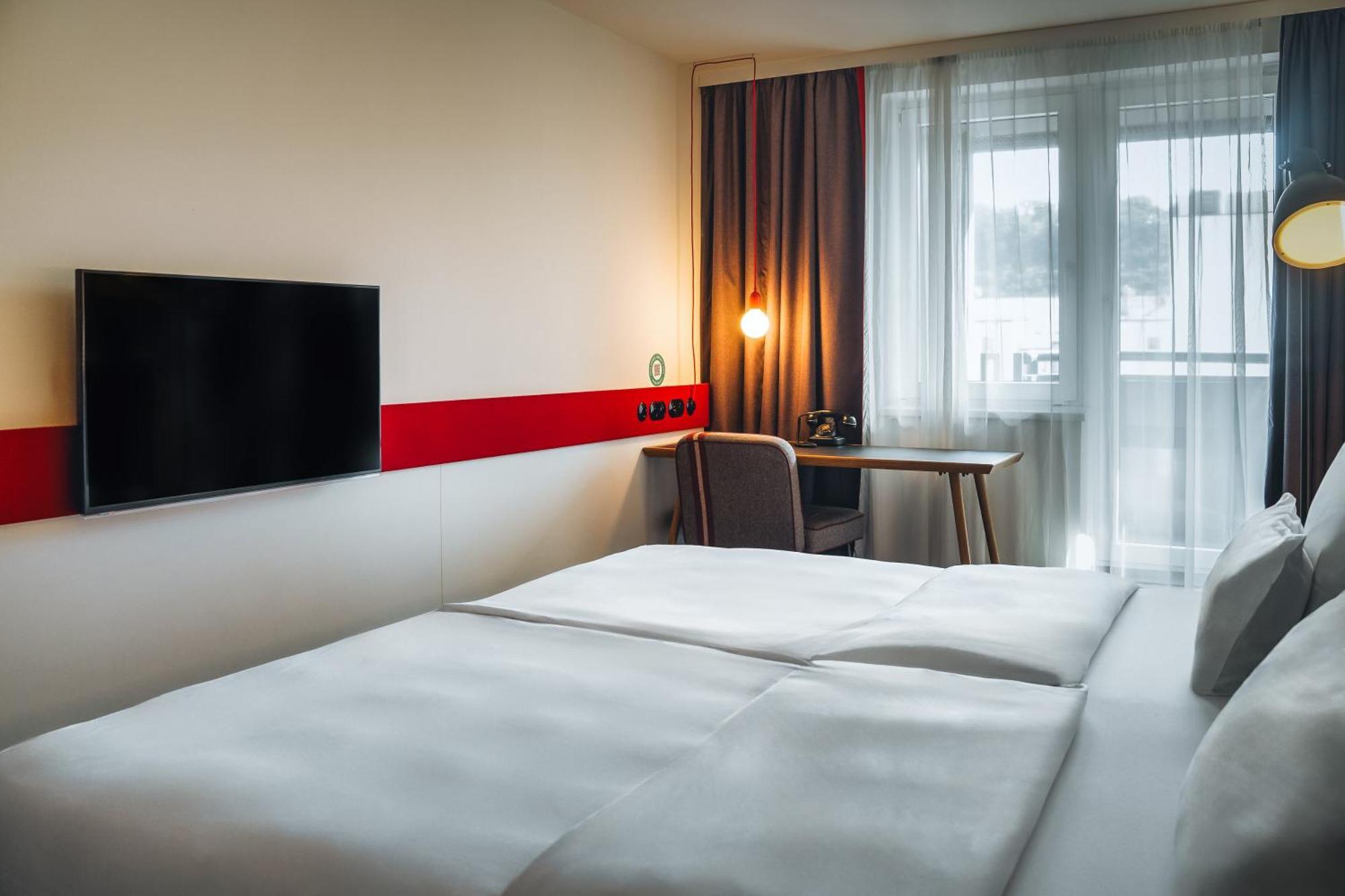 Double Room with Balcony,1690937684:JPEG