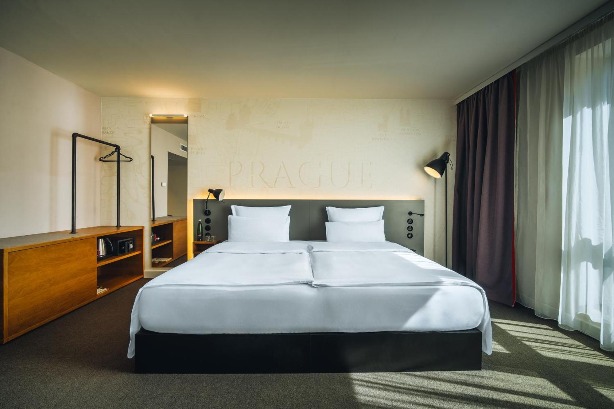 Large Double or Twin Room