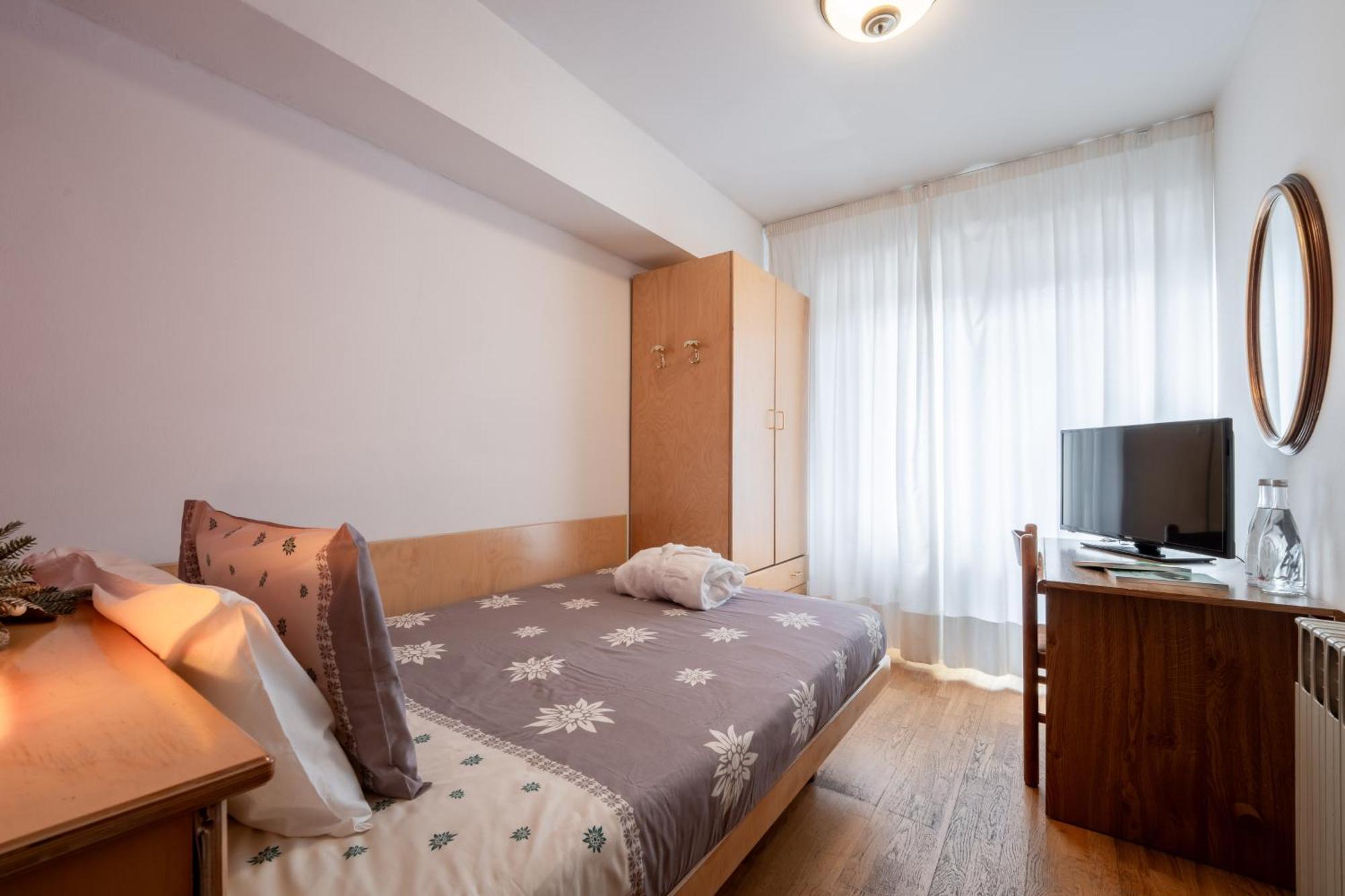 Economy Twin Room