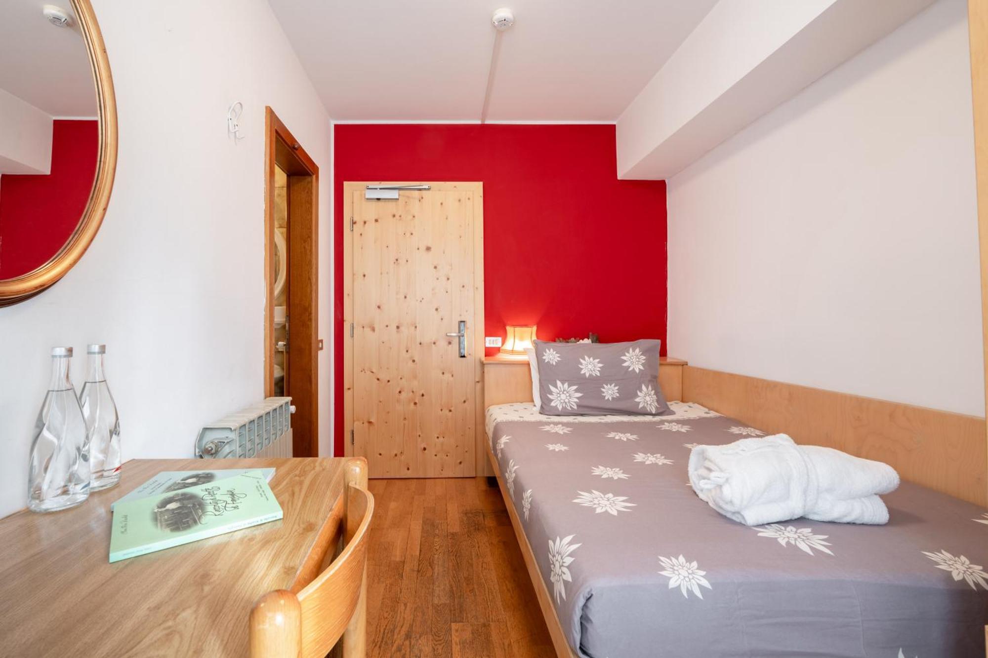 Economy Twin Room
