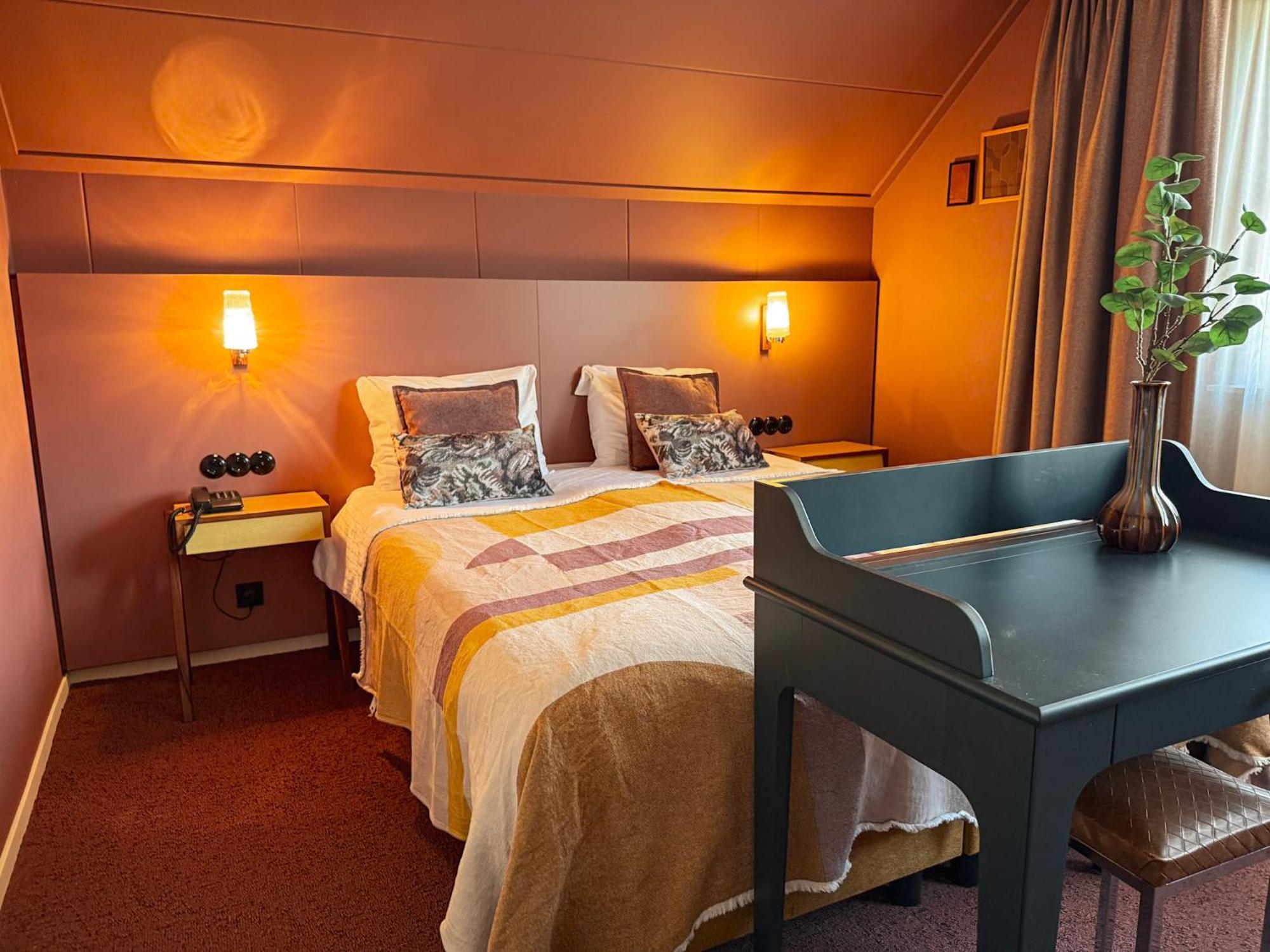 Small Double Room,1690941449:JPEG