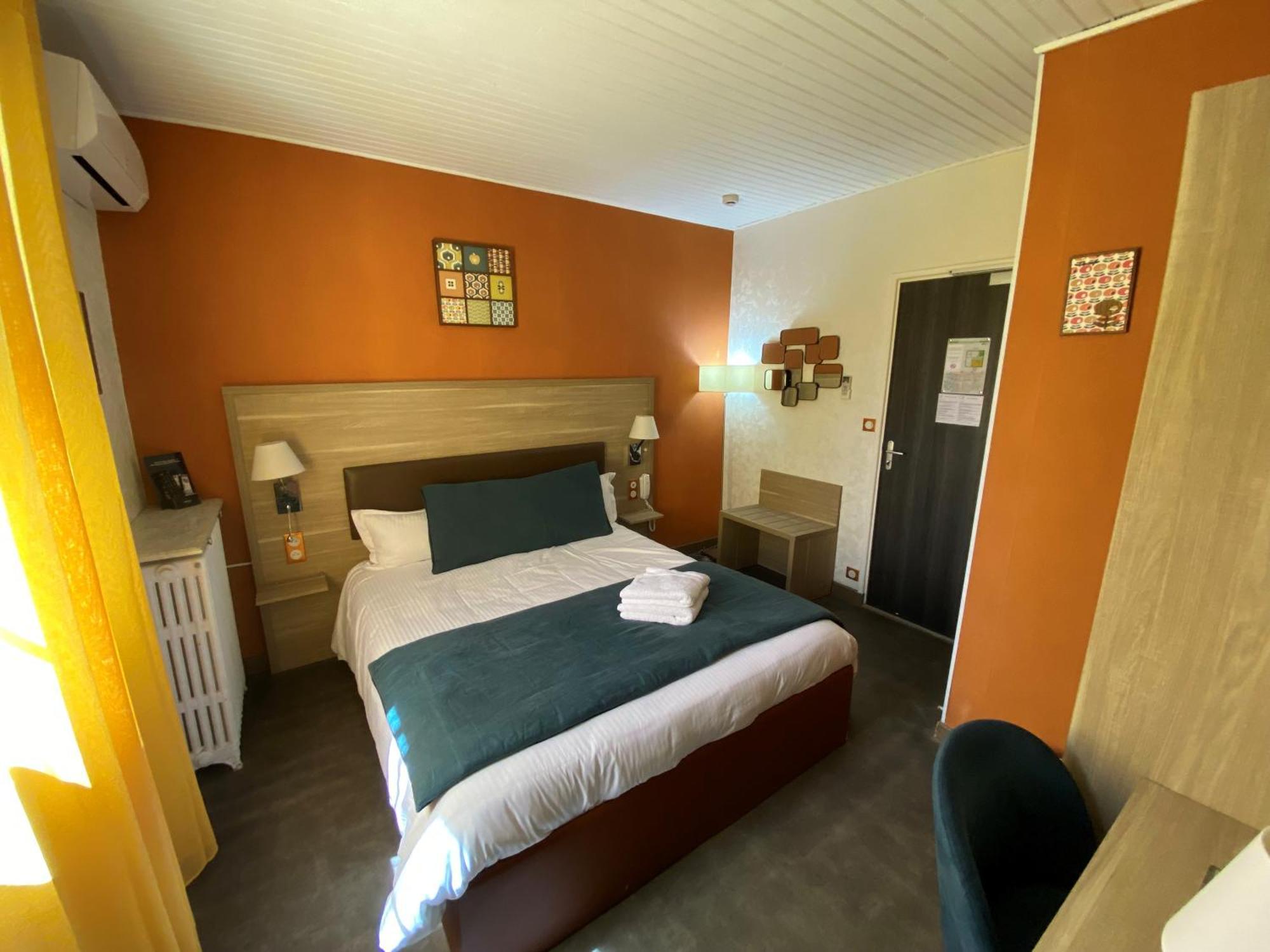 Deluxe Double Room Bath