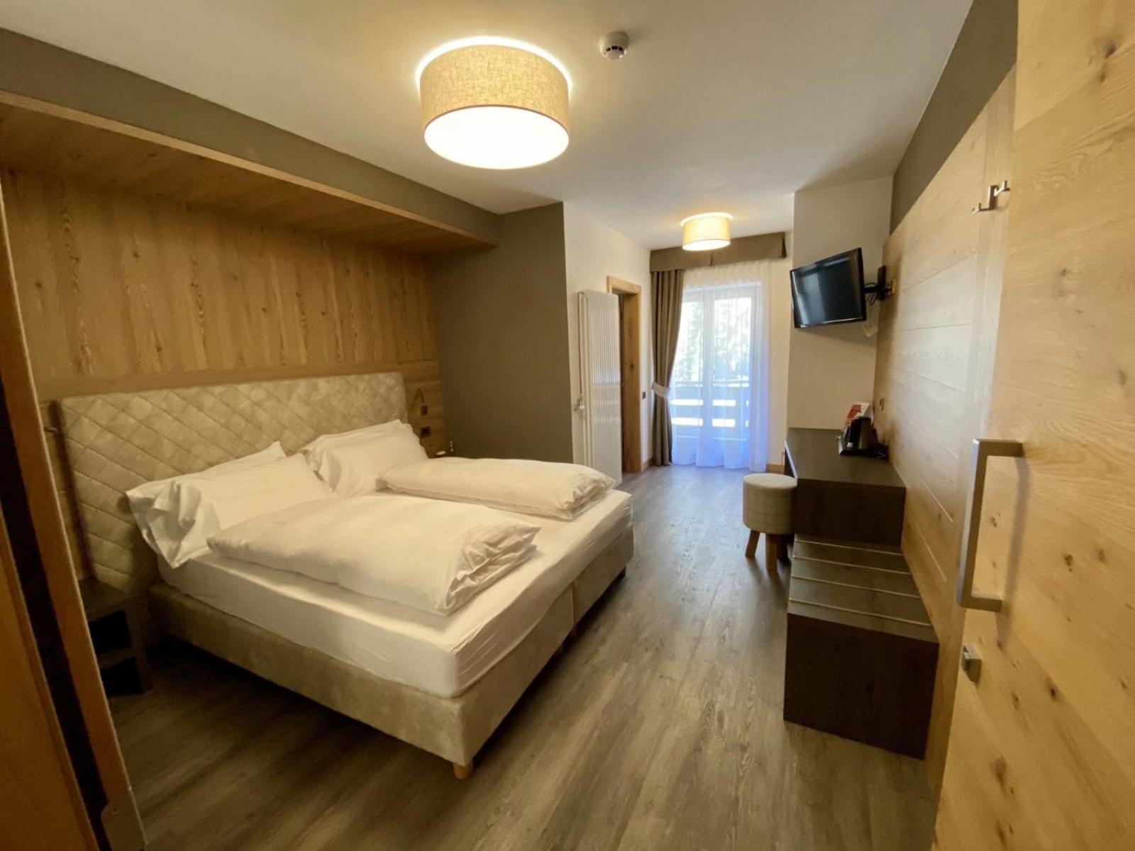 Double or Twin Room Mountain View
