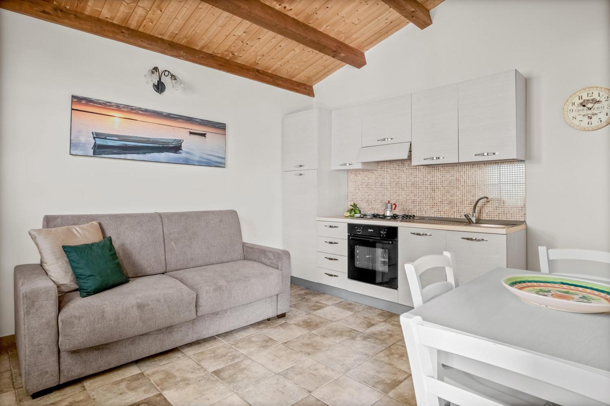 One-Bedroom Apartment Terrace,1690956408:JPEG