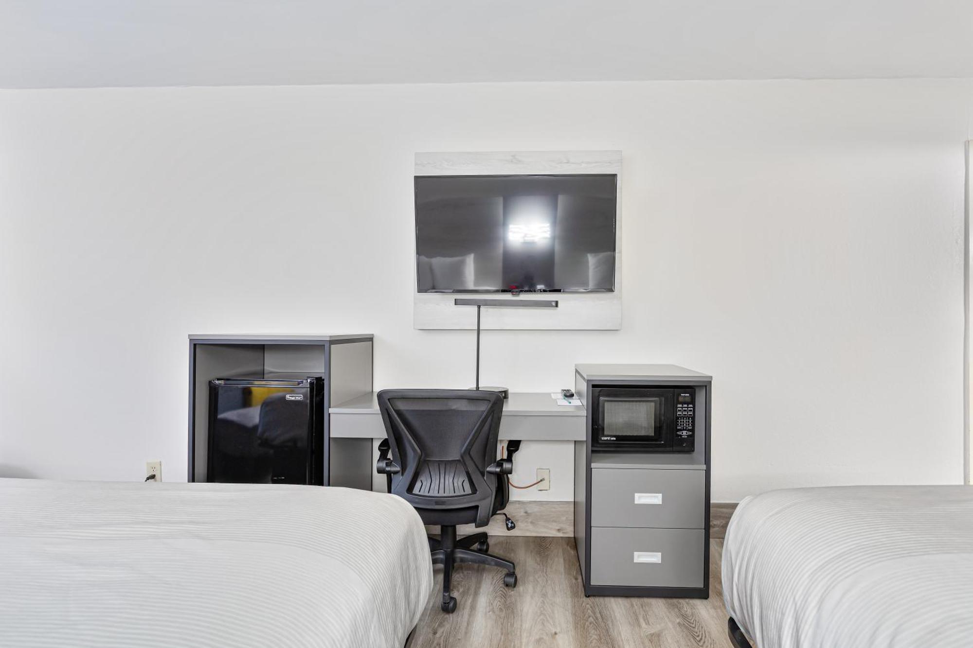 Double Room Two Double Beds Non-Smoking